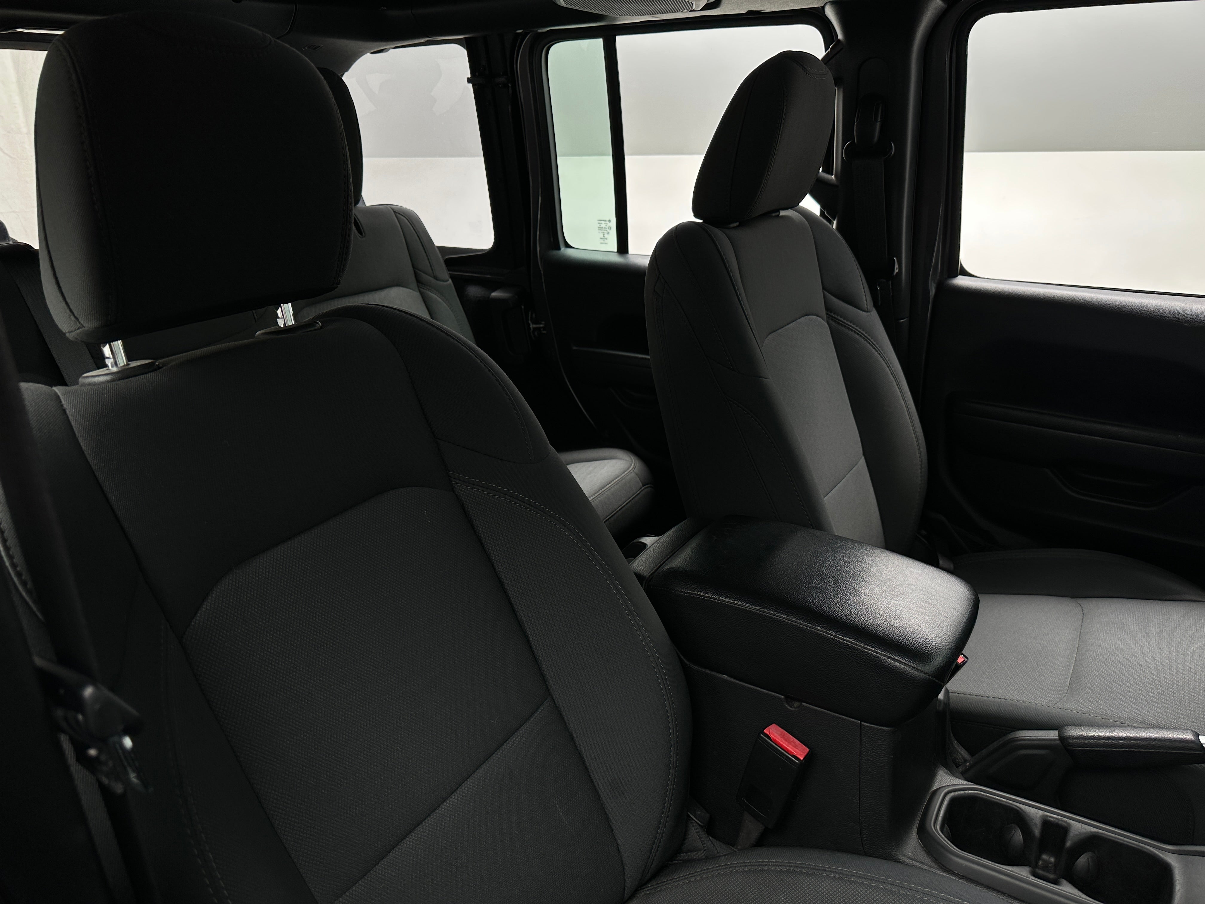 2022 Jeep Wrangler Unlimited Sport 2