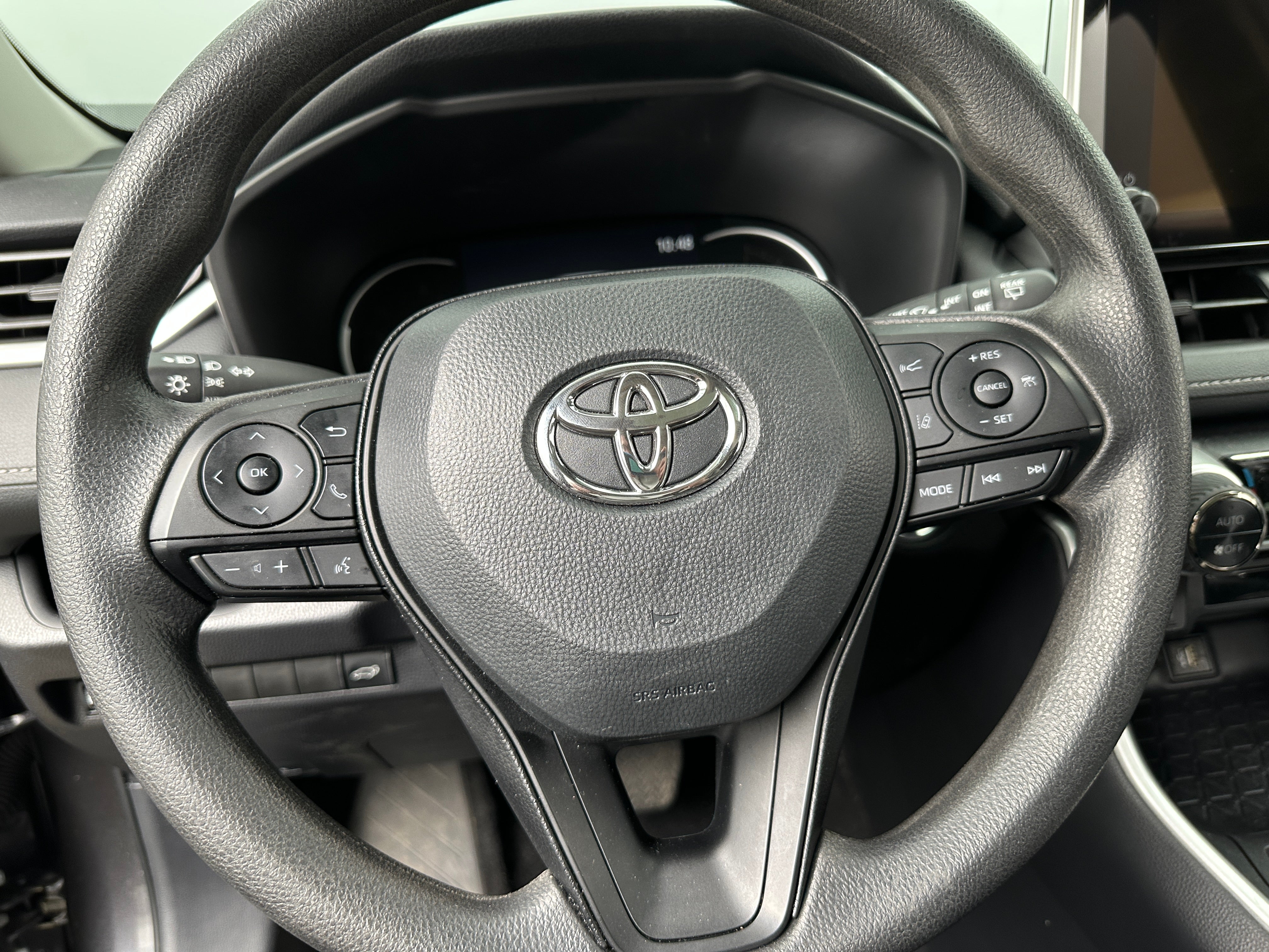 2024 Toyota RAV4 XLE 5