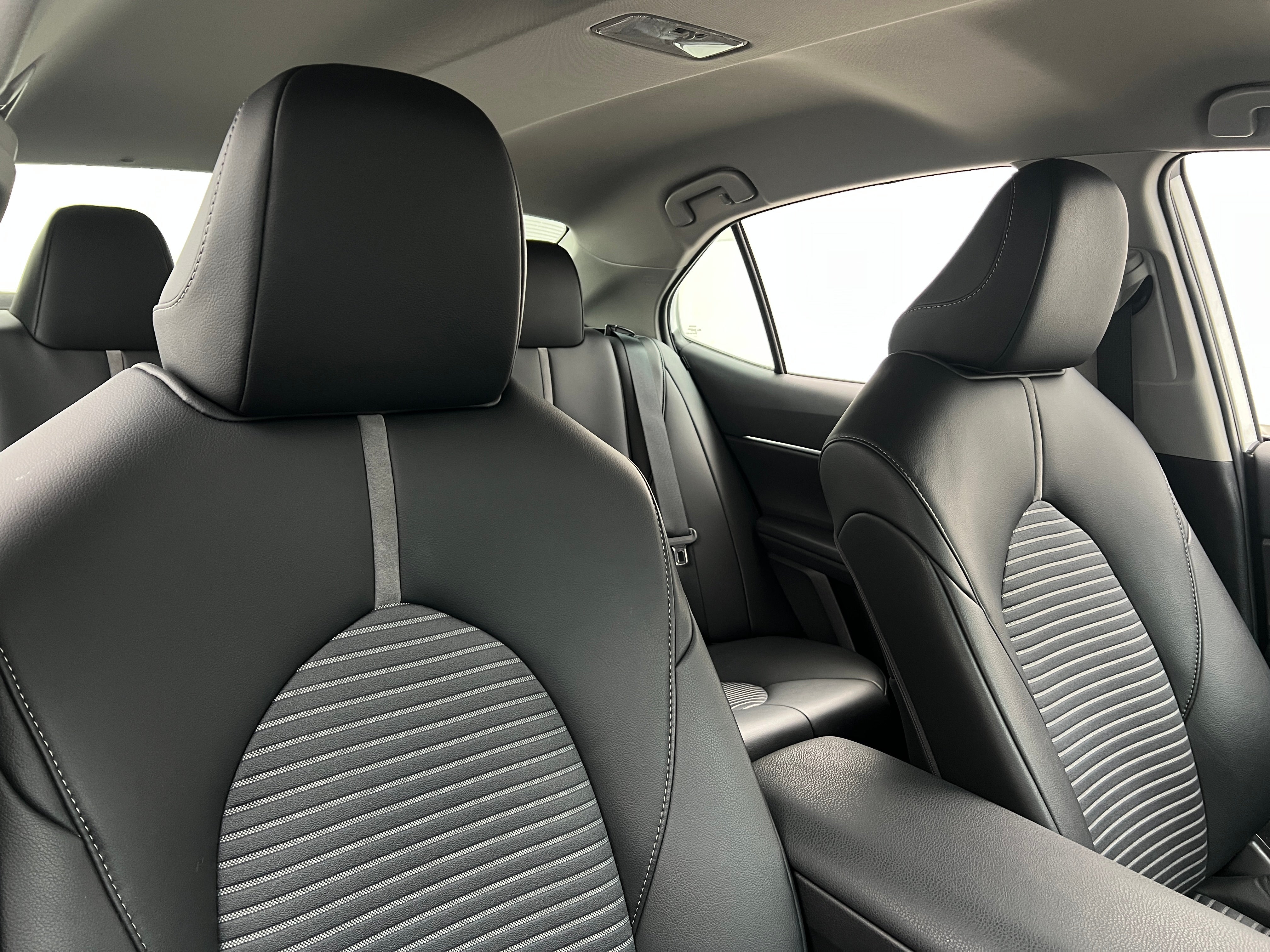 2024 Toyota Camry SE 2