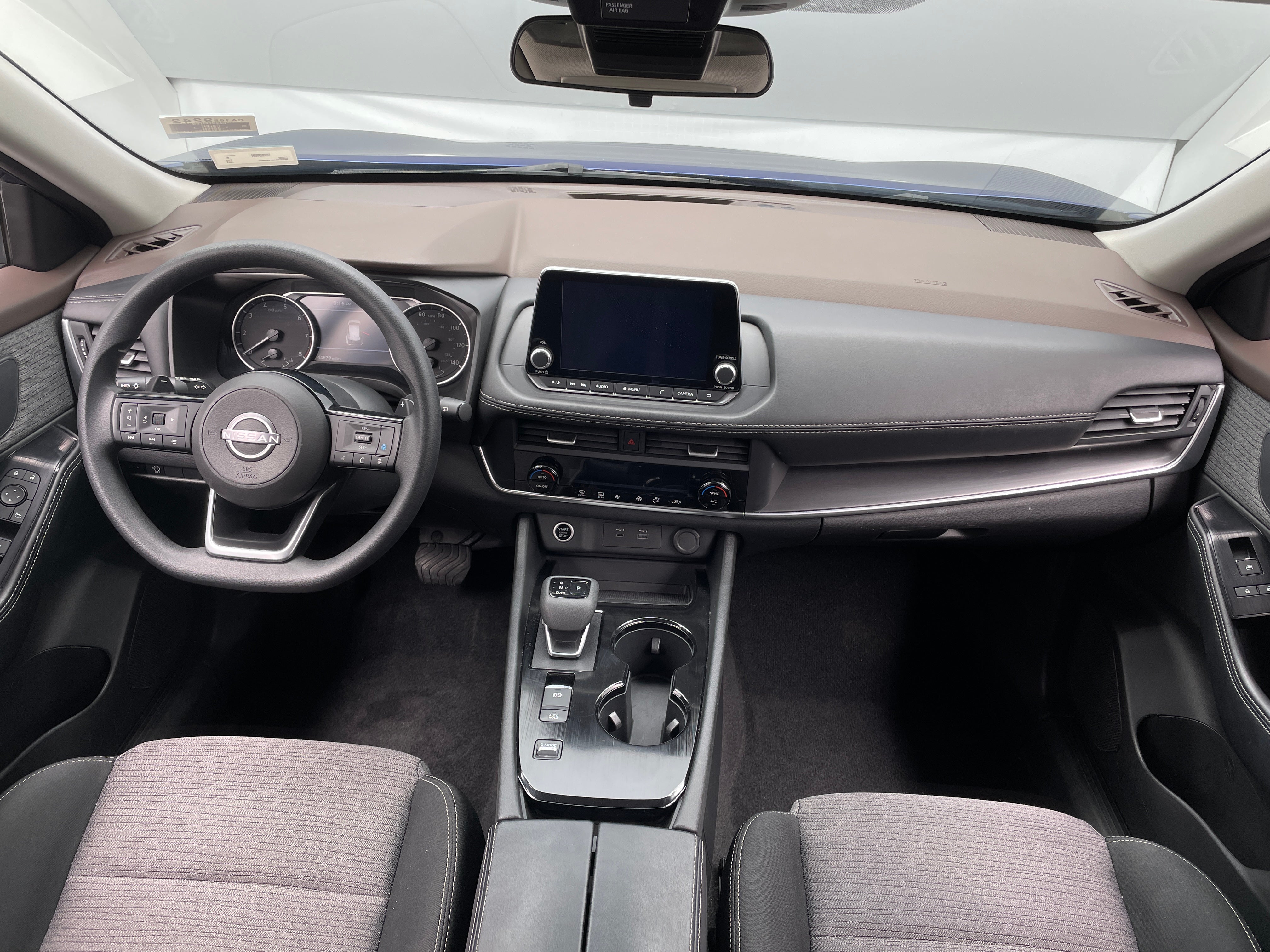 2023 Nissan Rogue SV 3