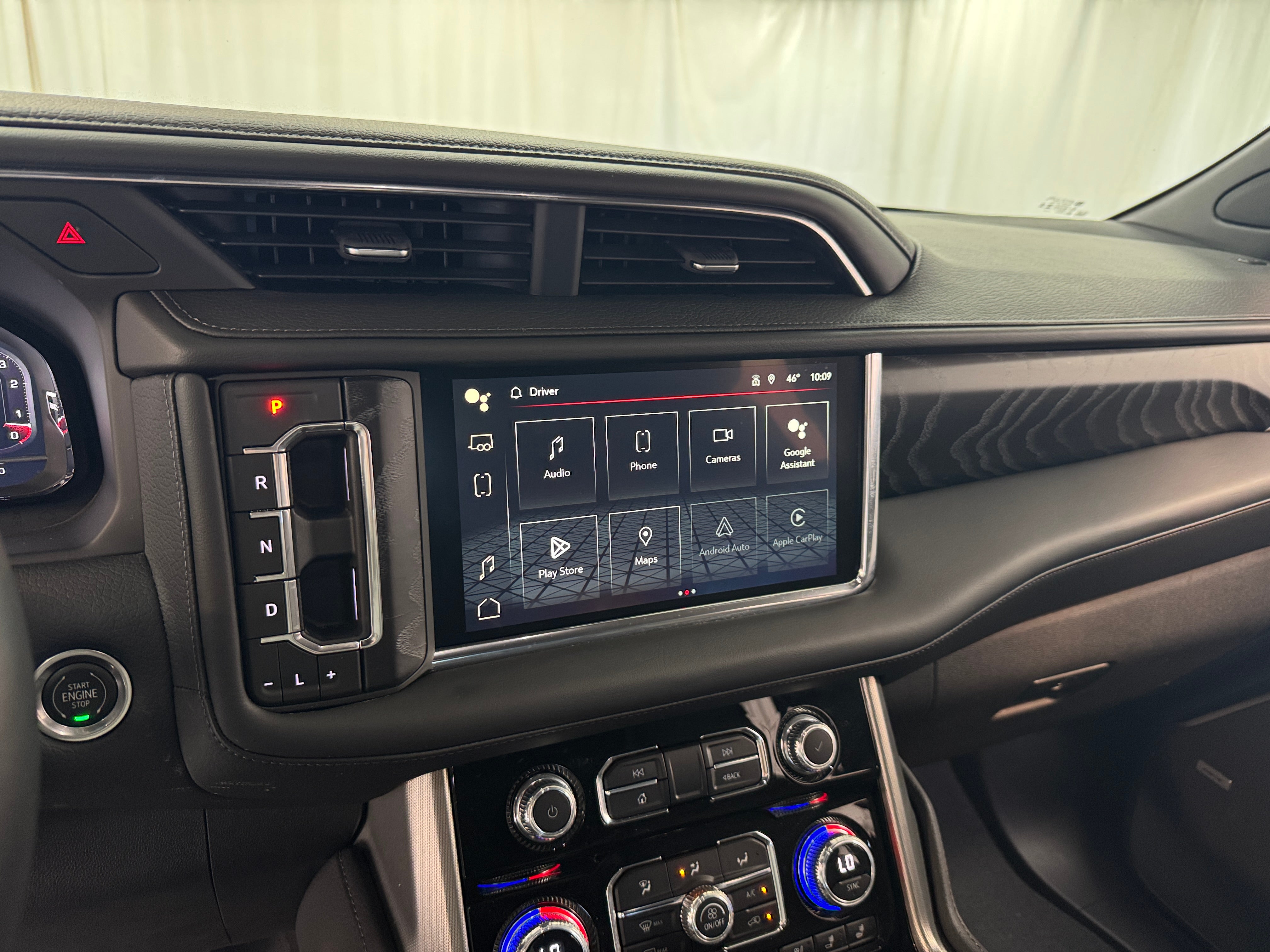 2023 GMC Yukon Denali 3