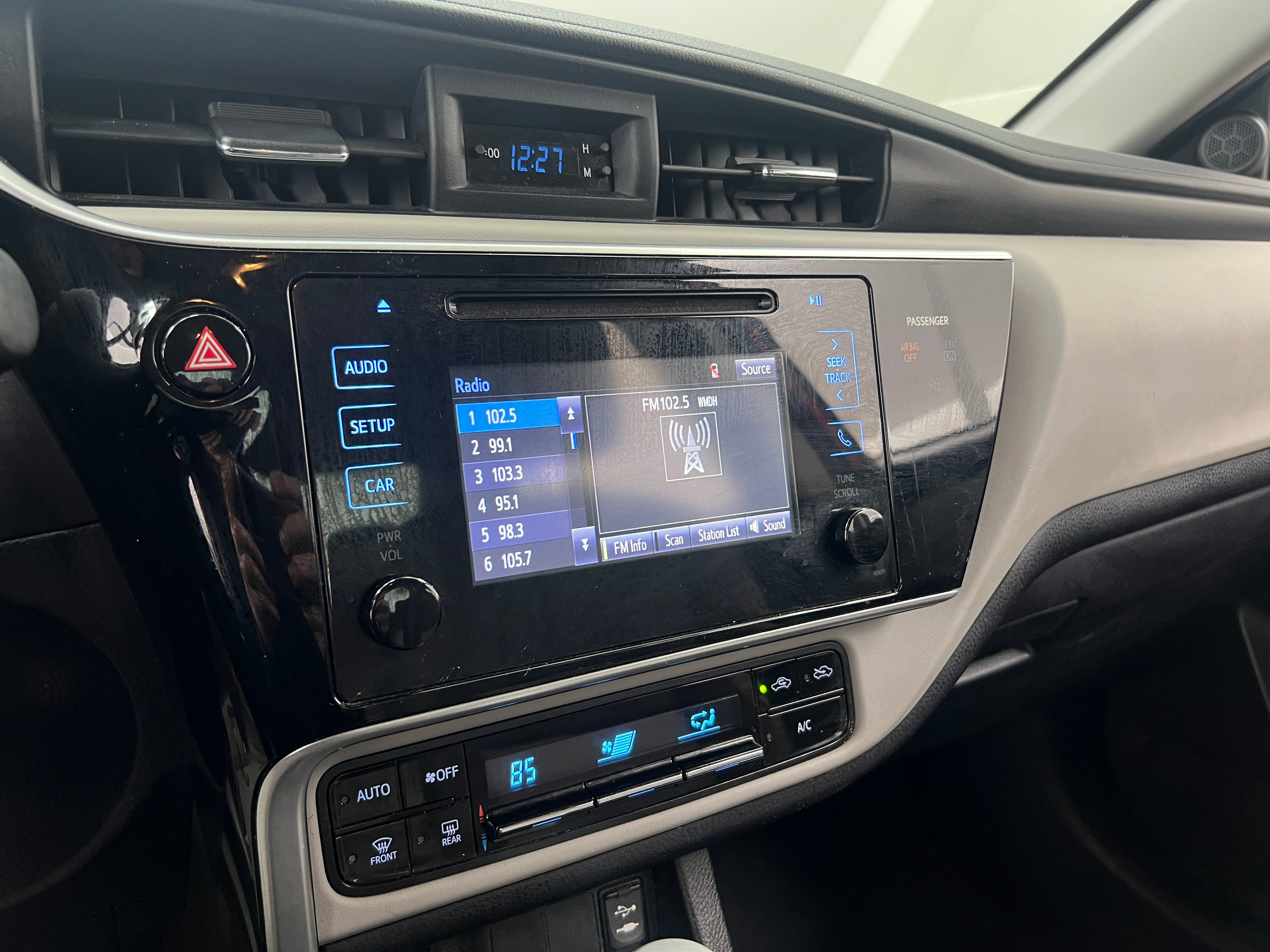 2017 Toyota Corolla LE 4
