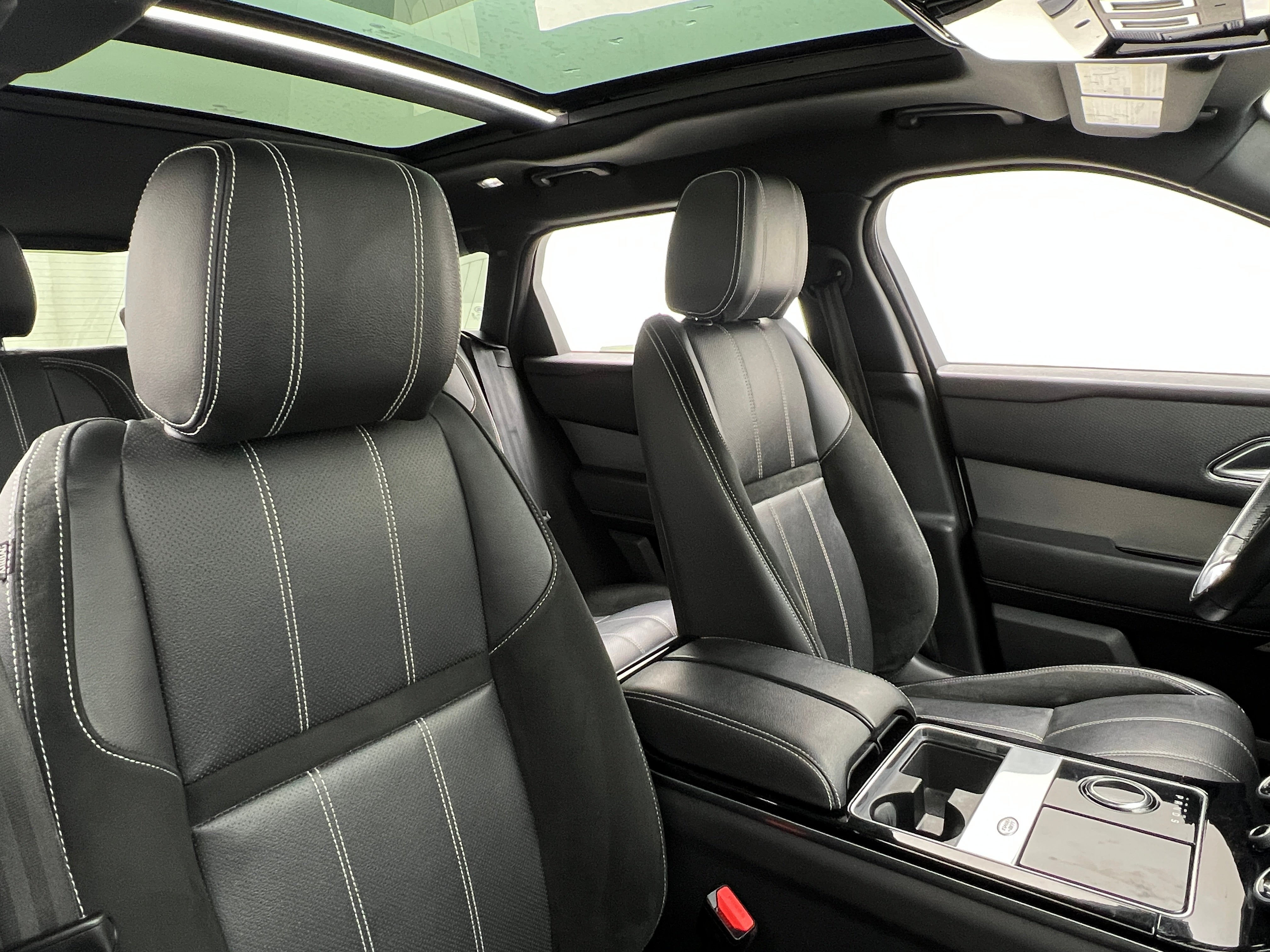 2019 Land Rover Range Rover Velar R-Dynamic SE 2