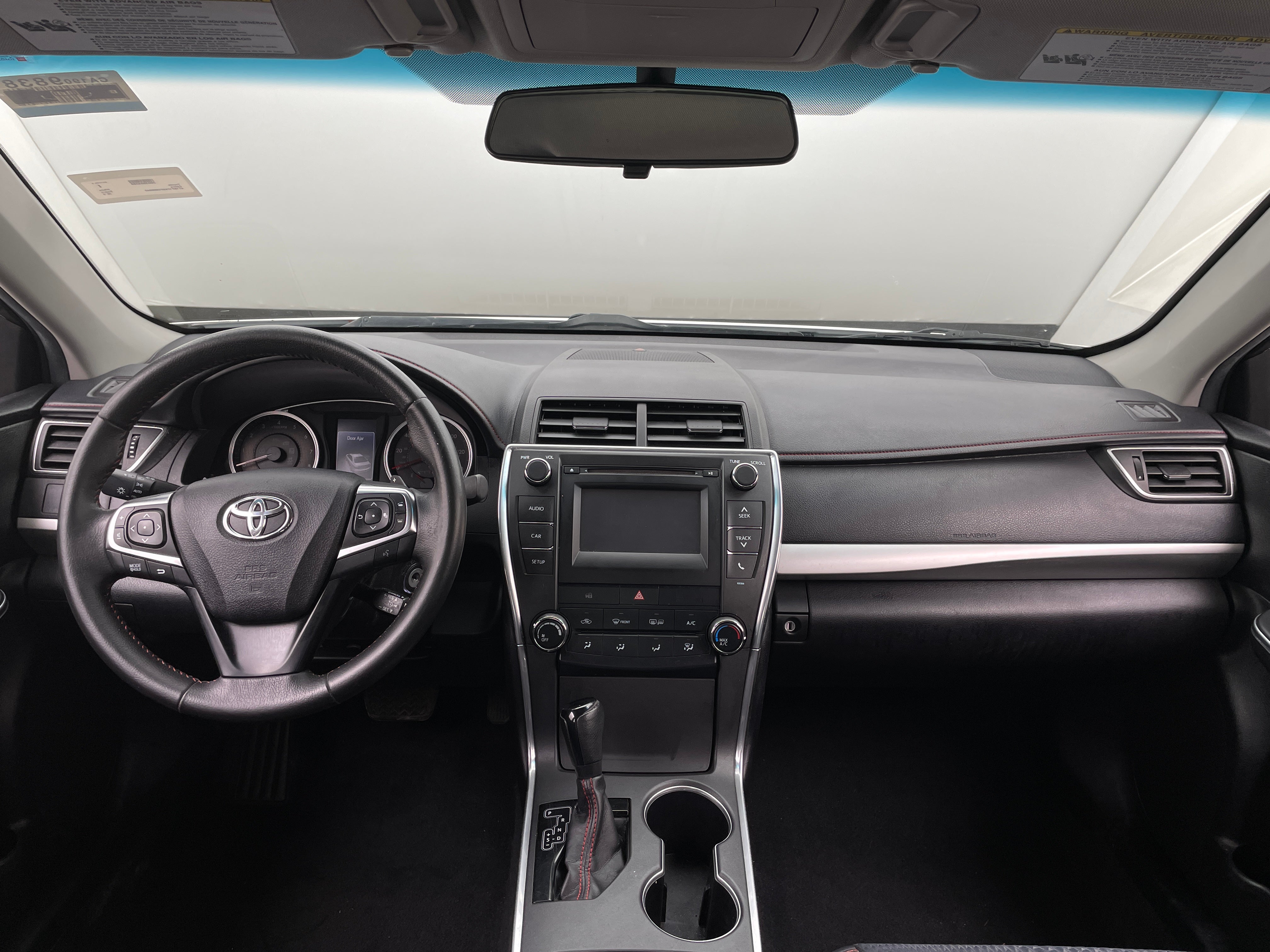 2015 Toyota Camry SE 3