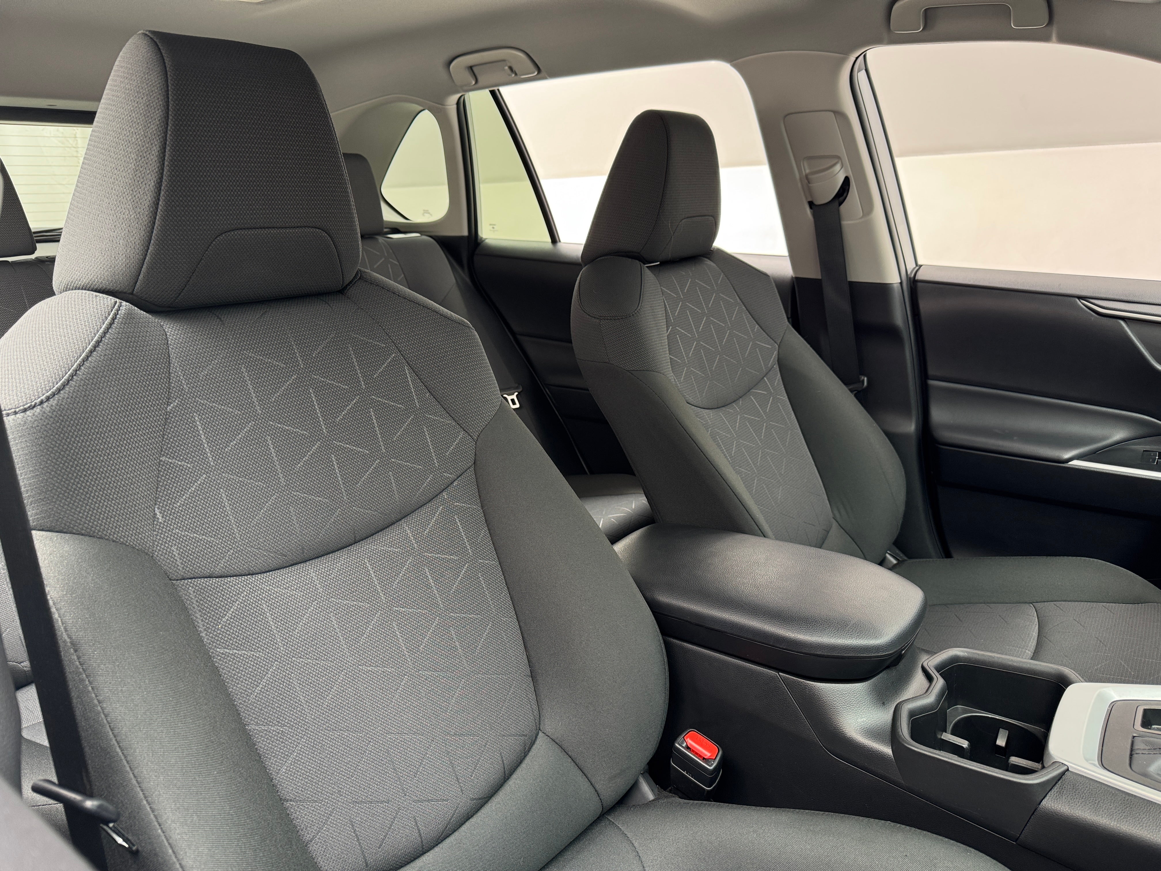 2024 Toyota RAV4 XLE 2