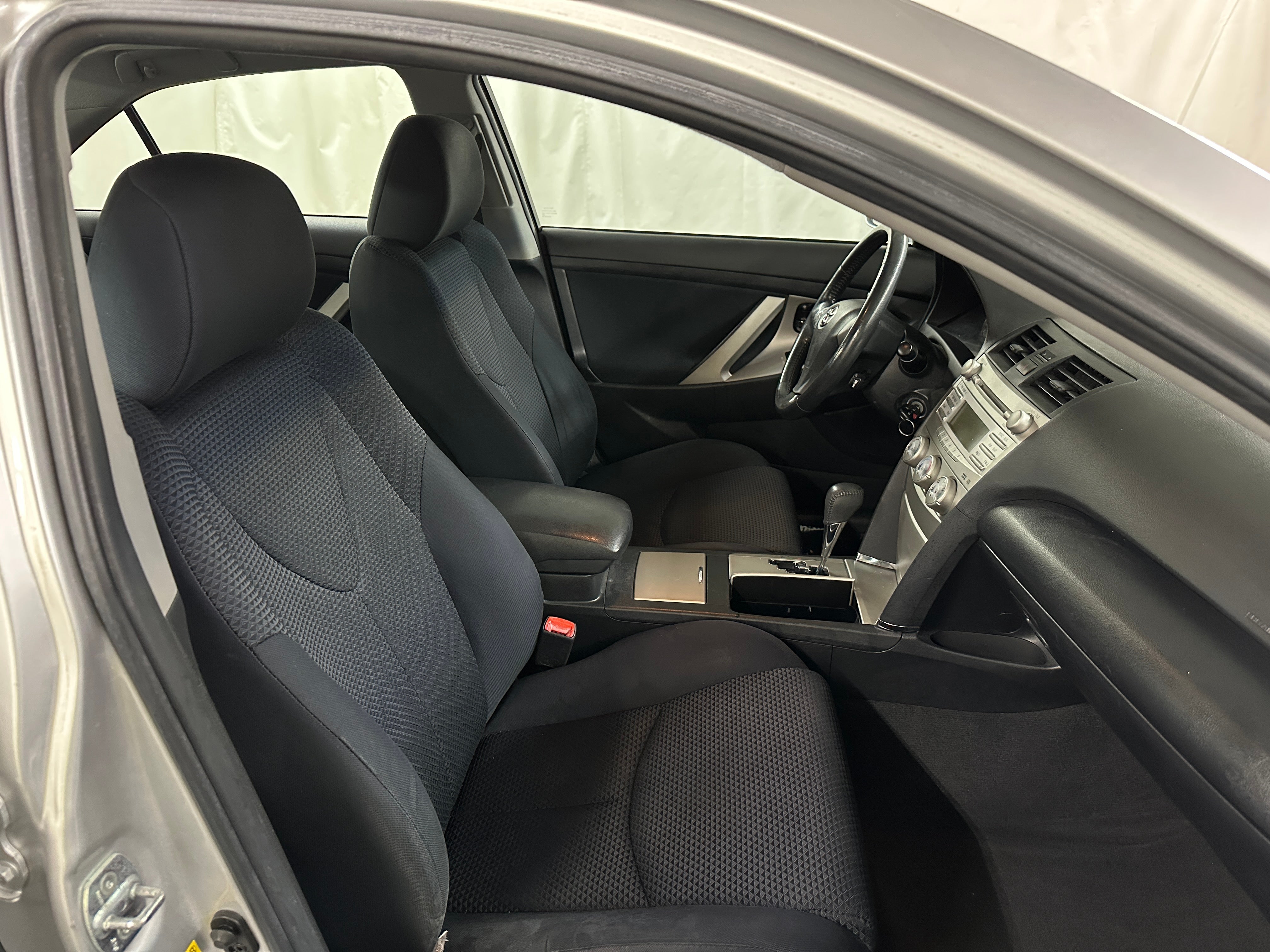 2011 Toyota Camry SE 2