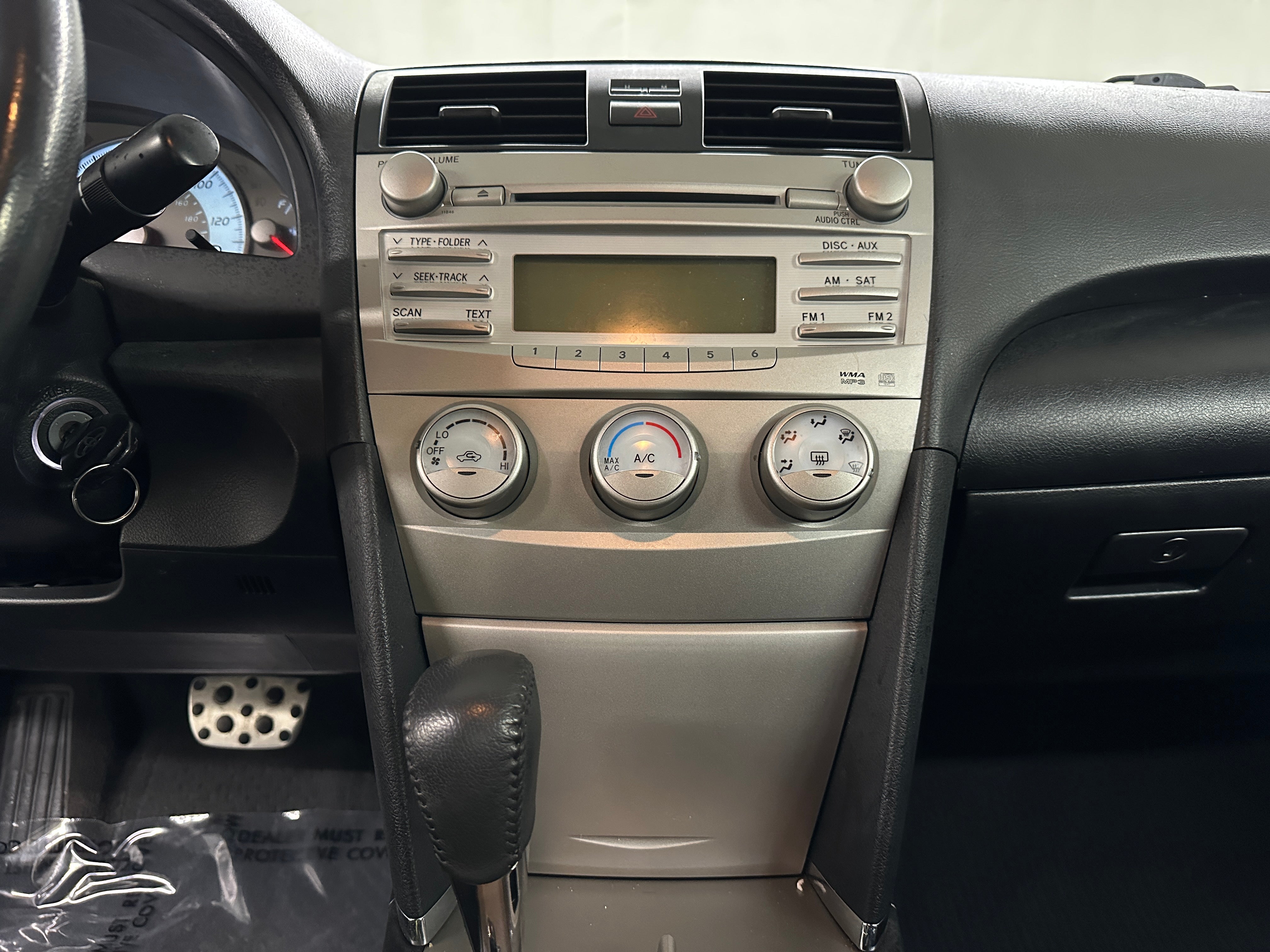 2011 Toyota Camry SE 4
