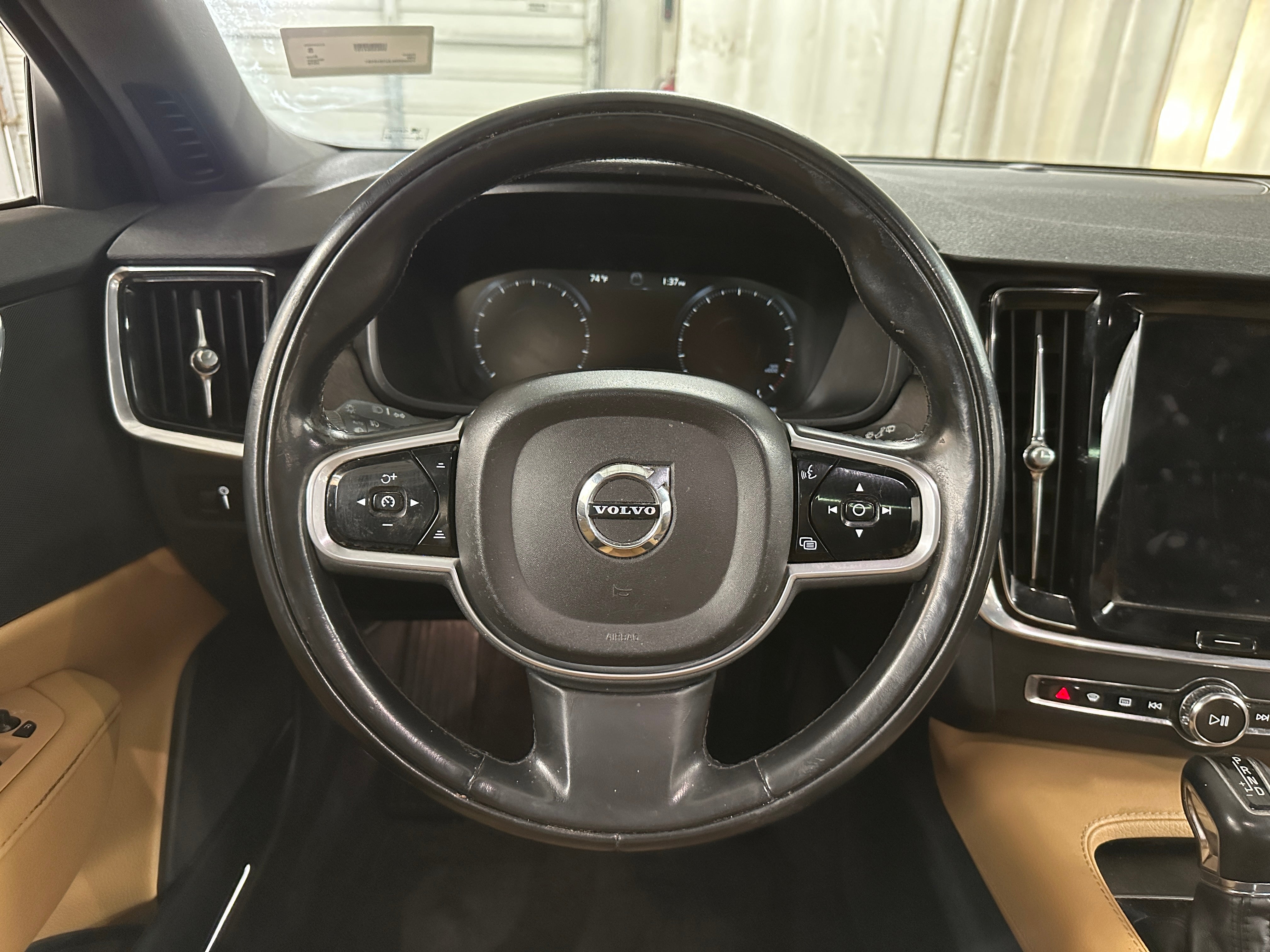 2018 Volvo V90 T6 4