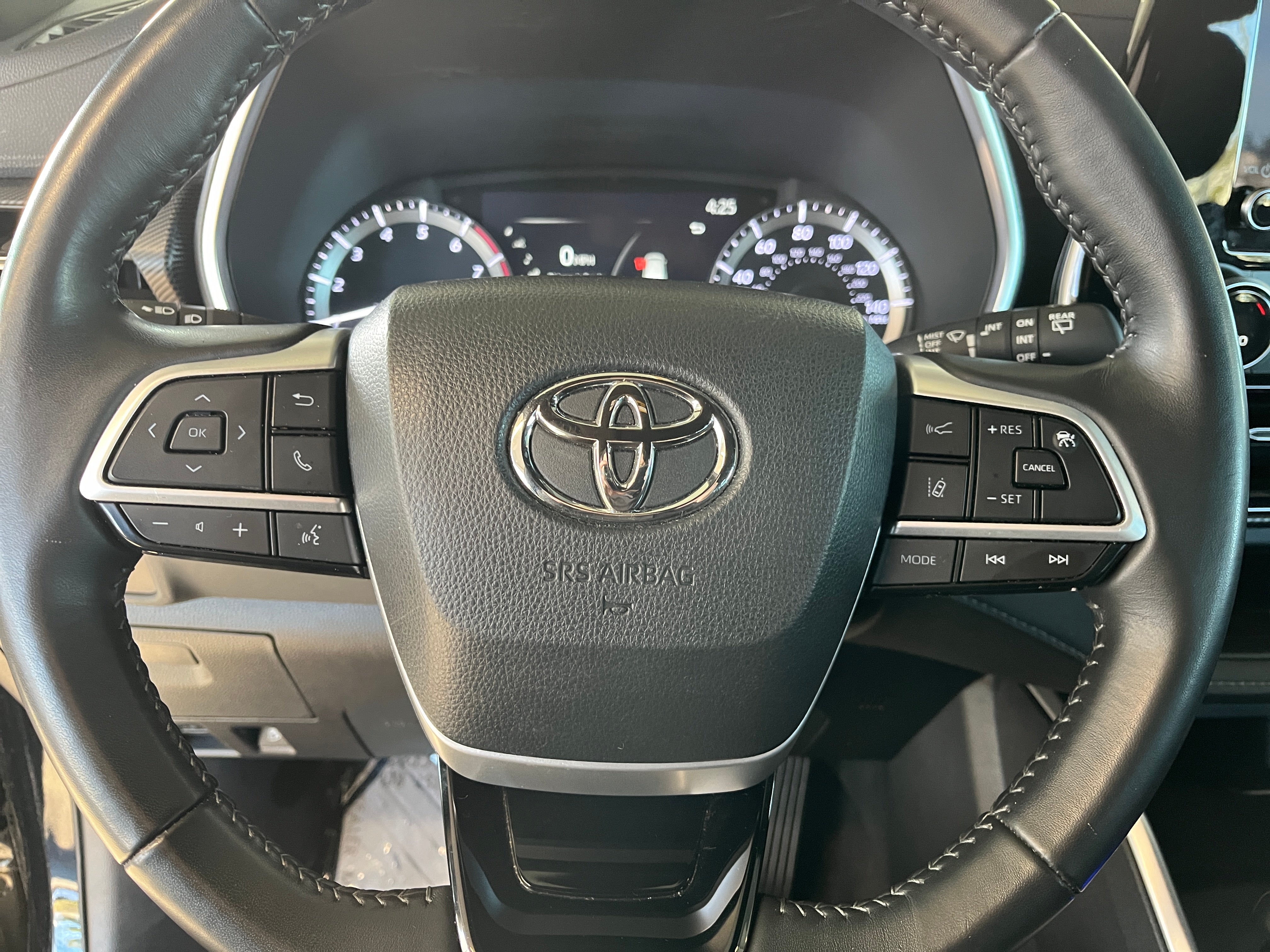 2024 Toyota Highlander XSE 5
