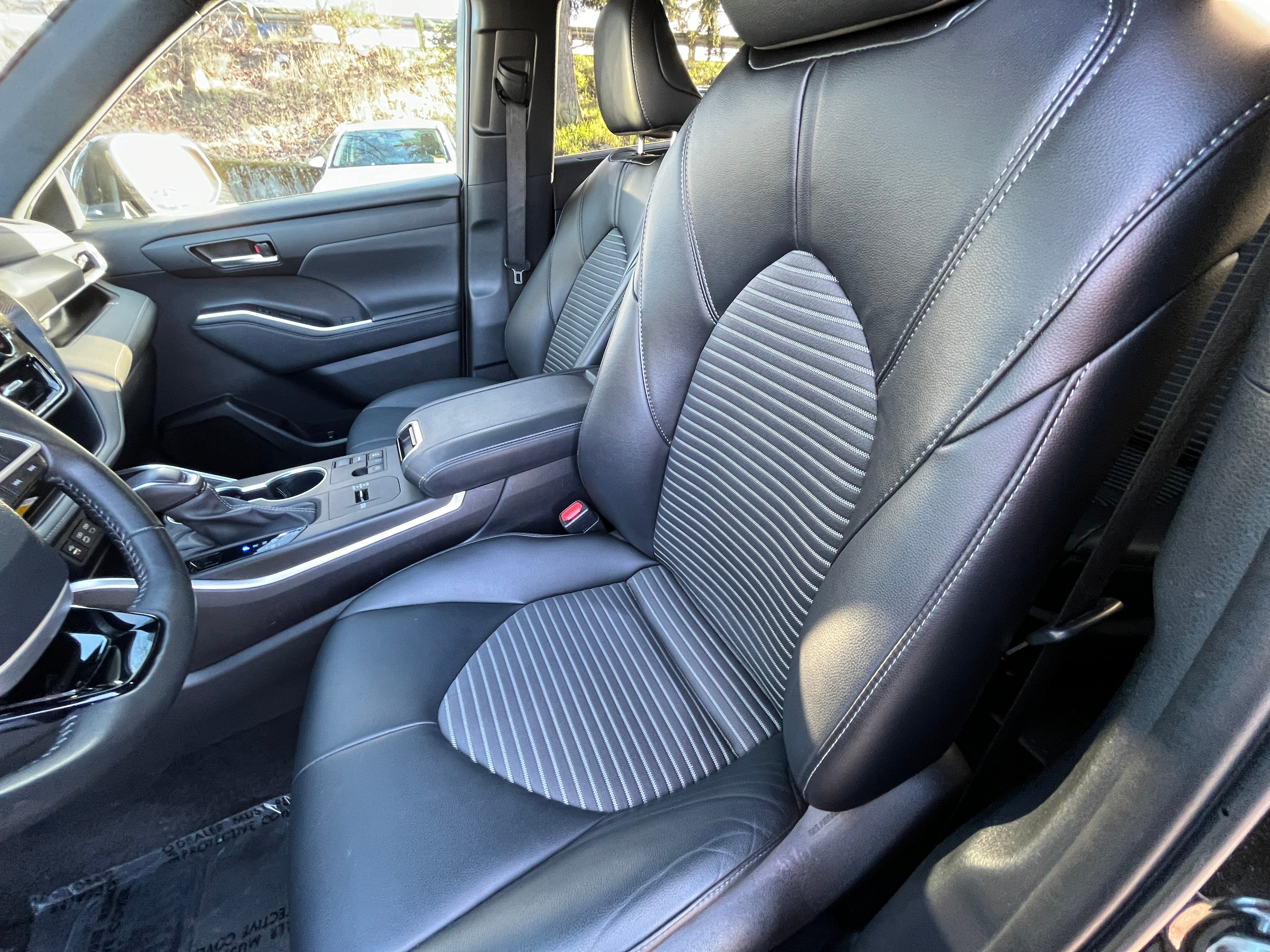 2024 Toyota Highlander XSE 2