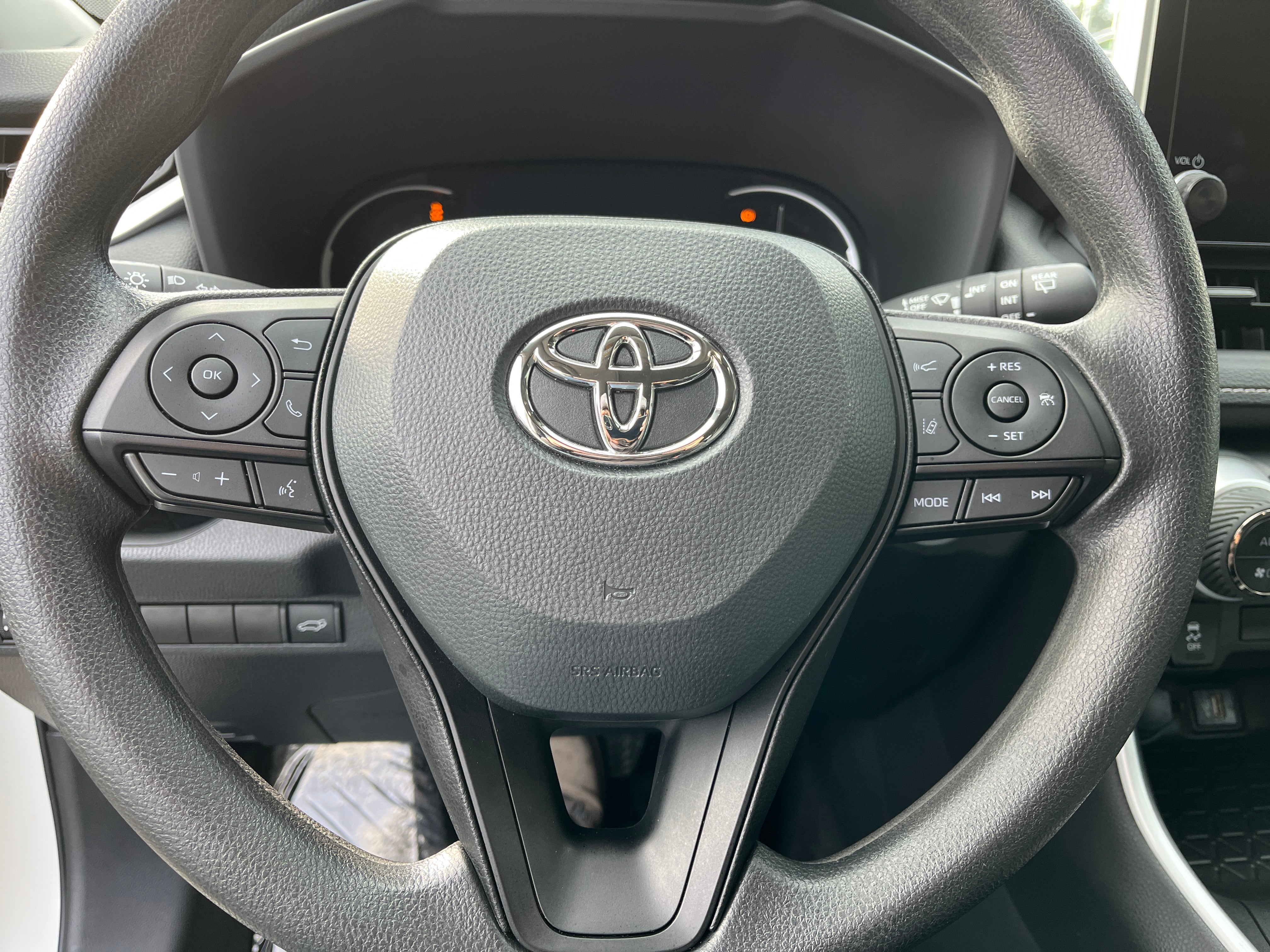 2024 Toyota RAV4 XLE 5