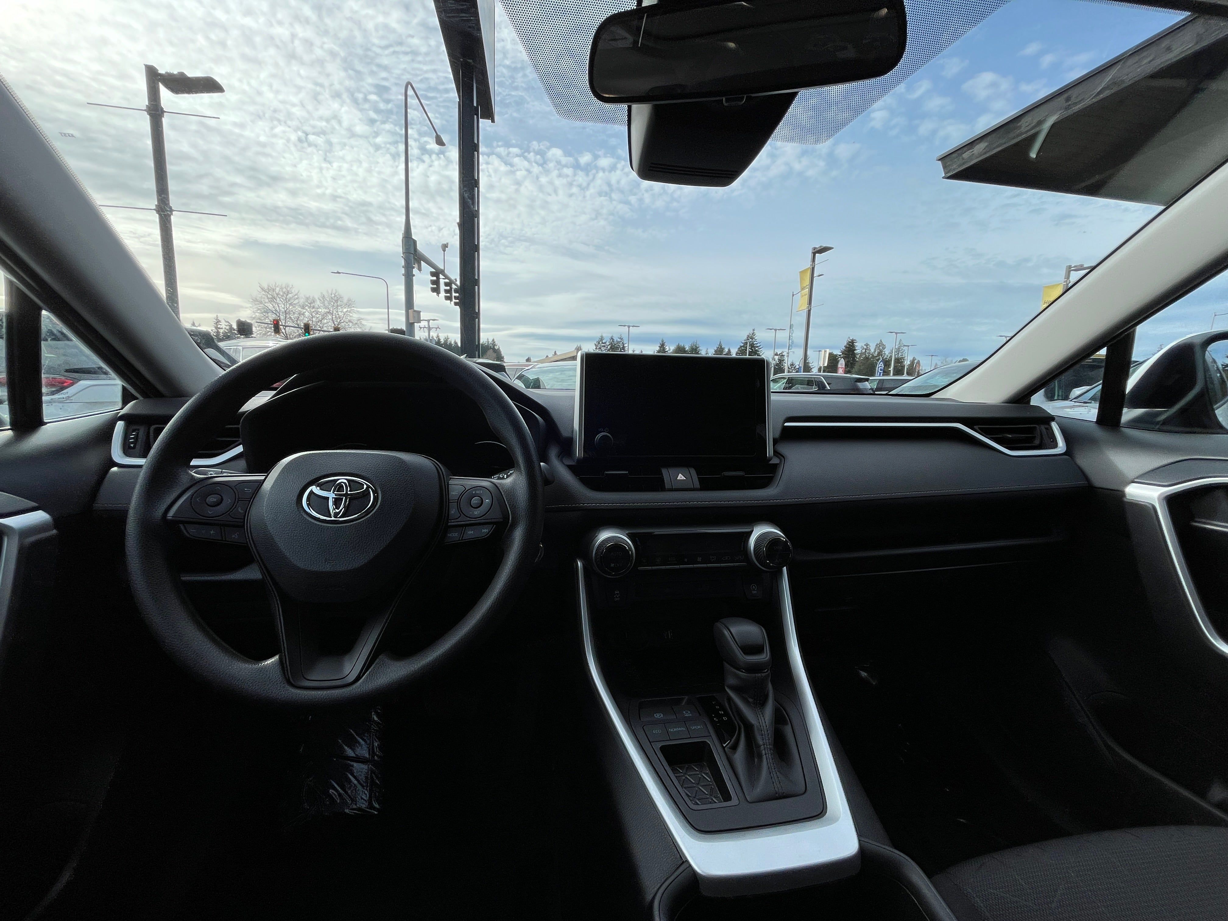 2024 Toyota RAV4 XLE 3
