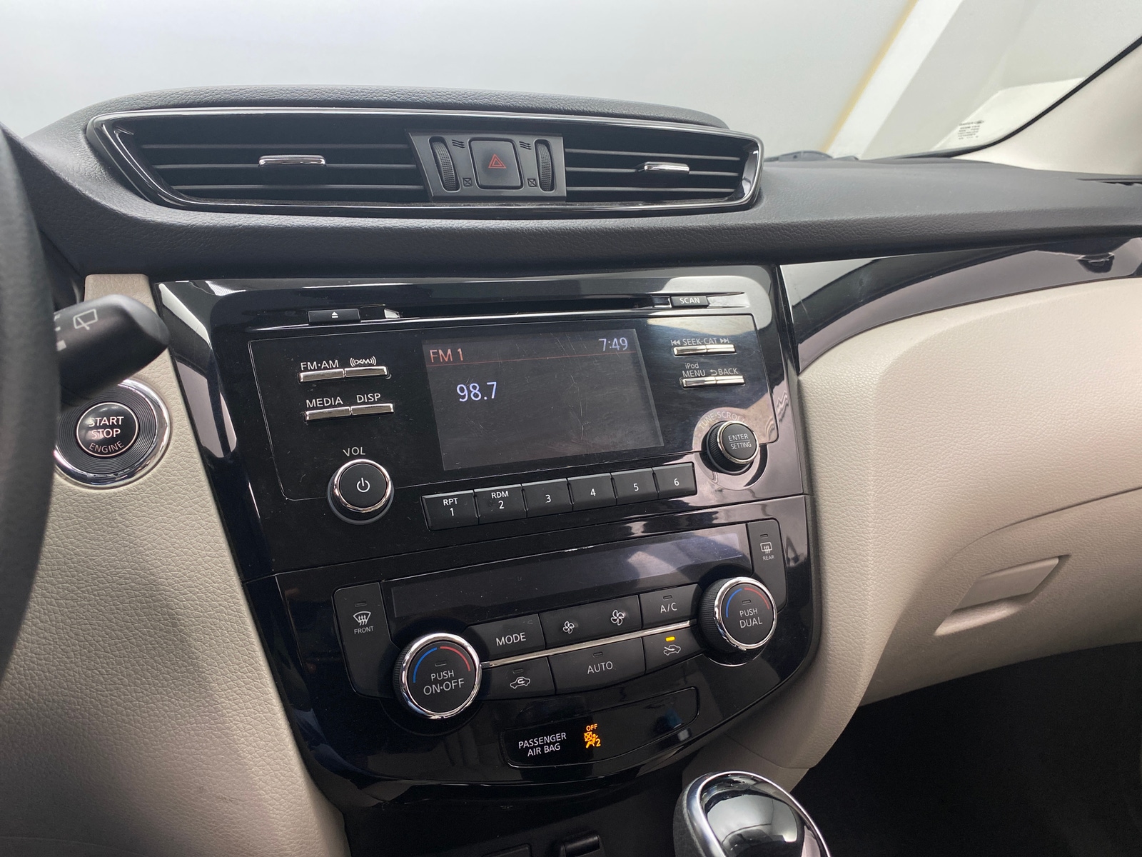 Thumbnail: 2018 Nissan Rogue Sport - 4