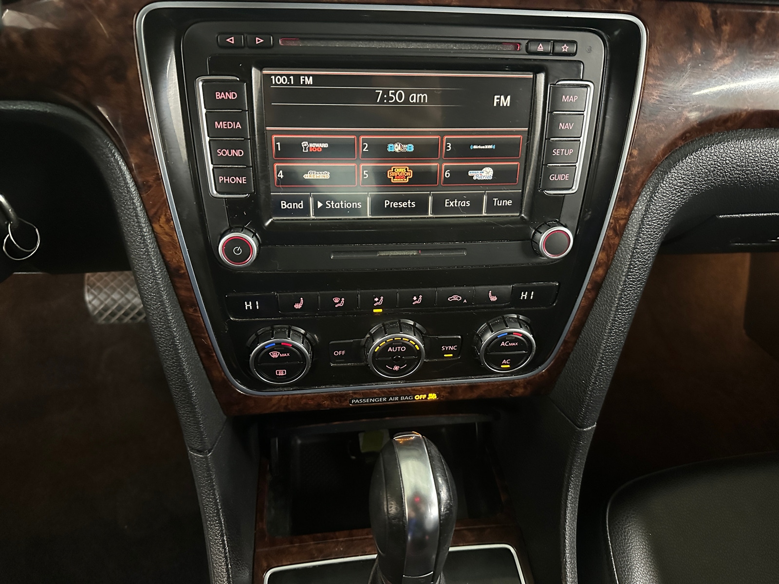 Thumbnail: 2012 Volkswagen Passat - 4