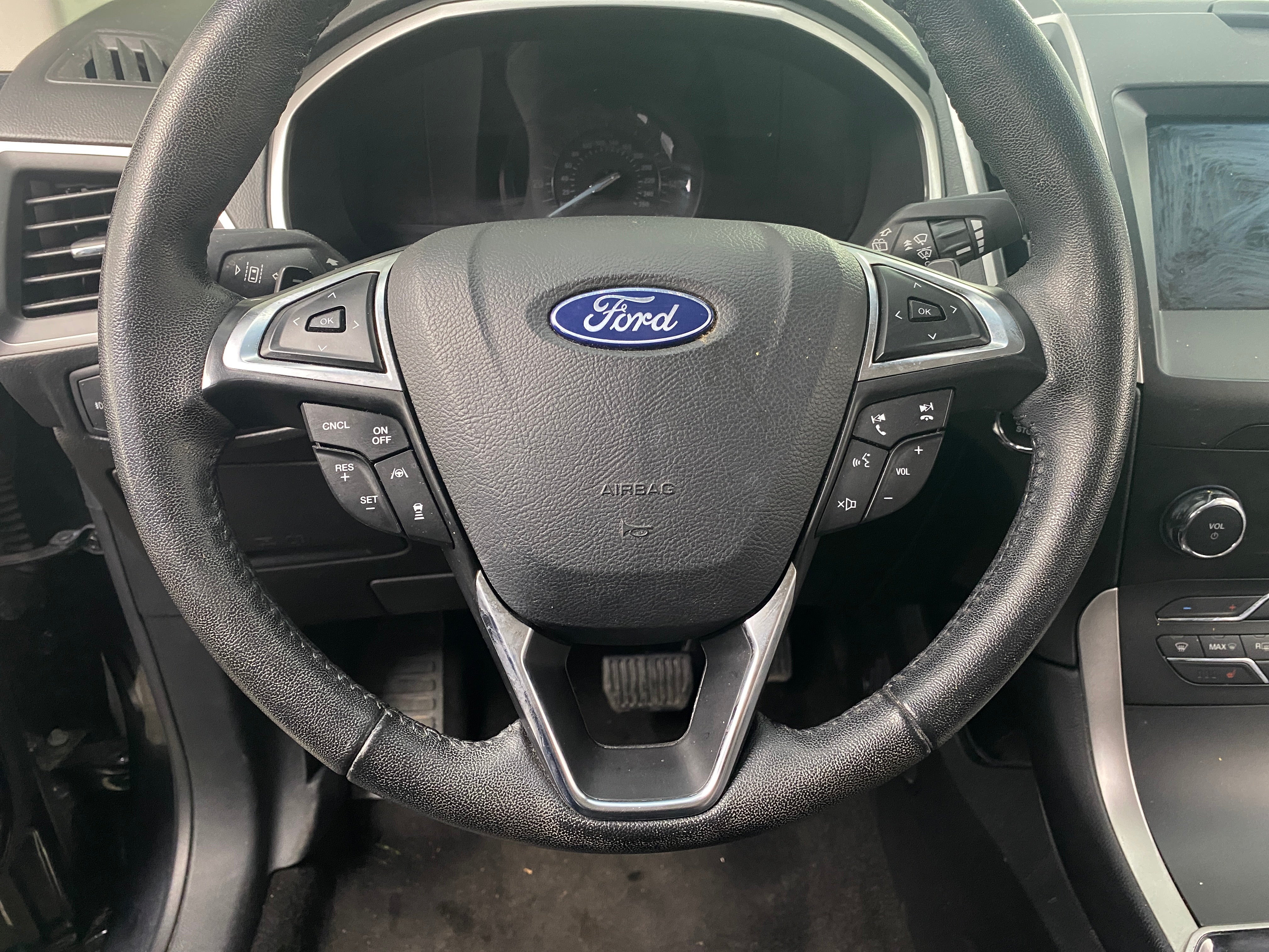 2019 Ford Edge SEL 5