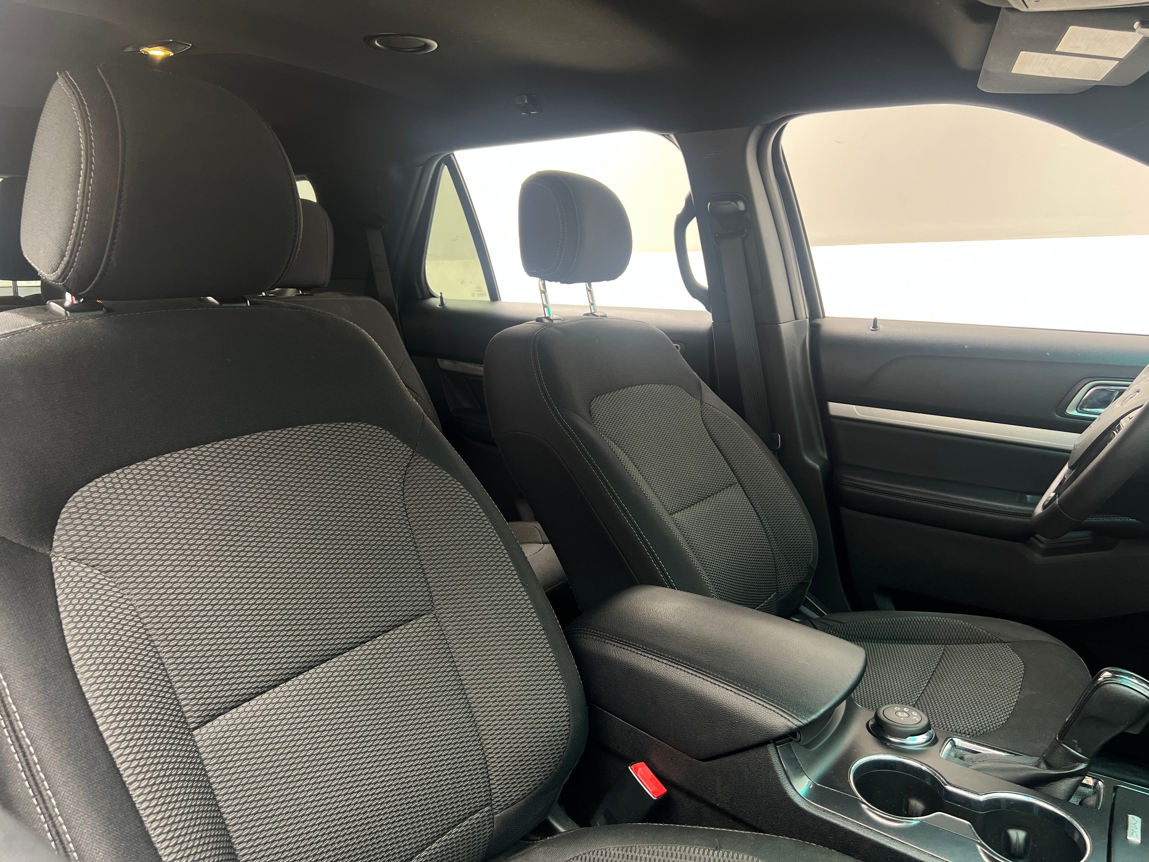 2017 Ford Explorer XLT 2