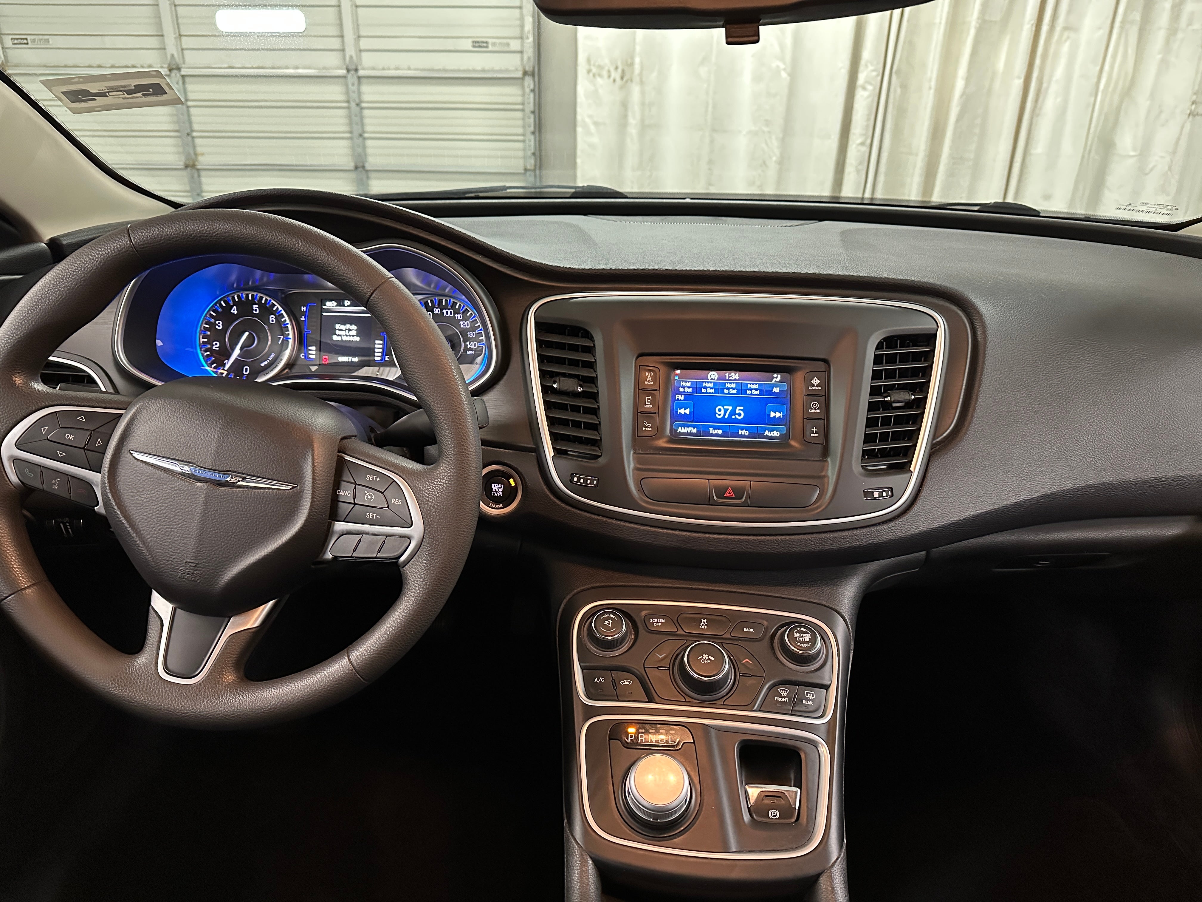 2015 Chrysler 200 Limited 3