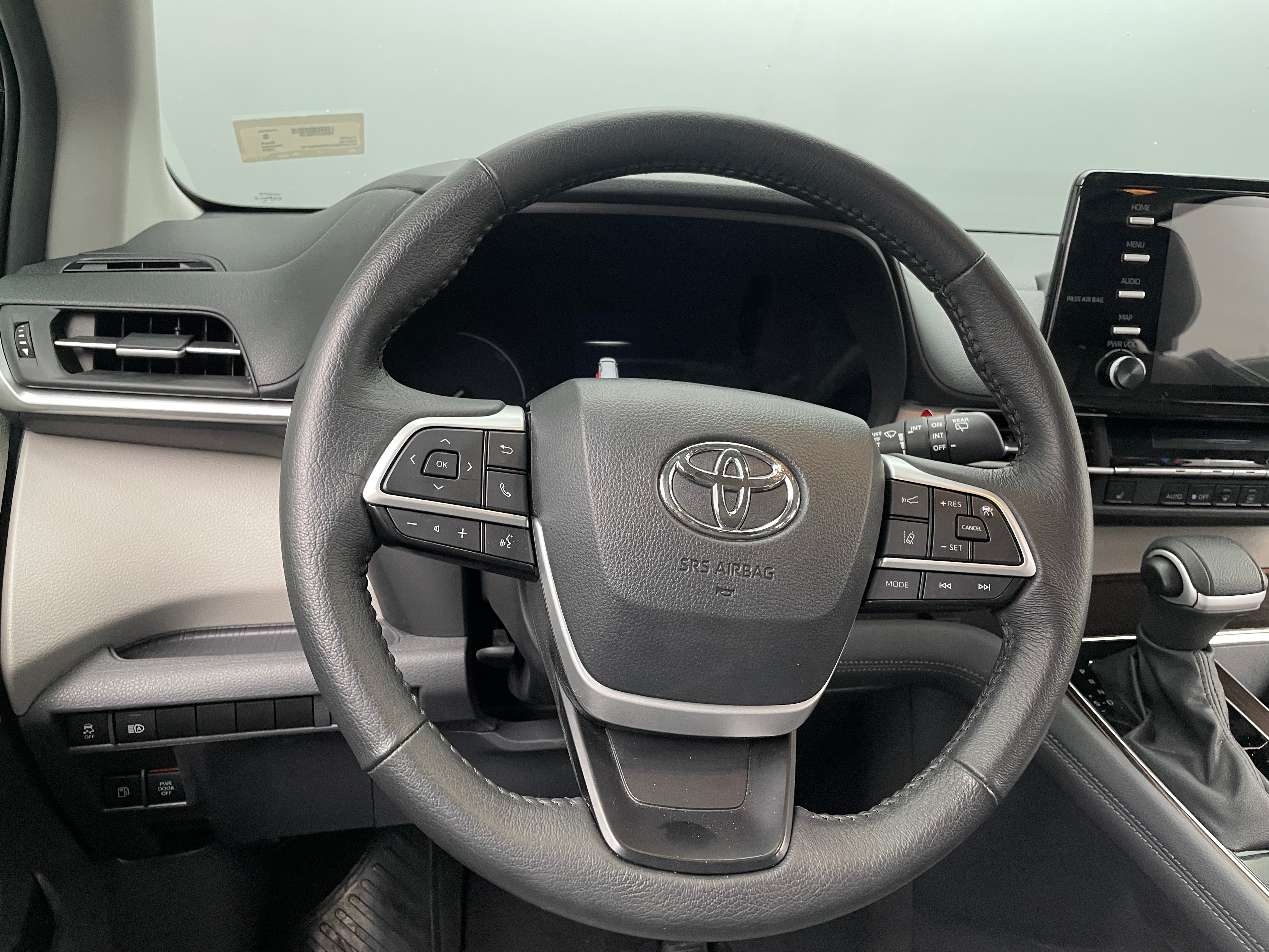 2024 Toyota Sienna XLE 5