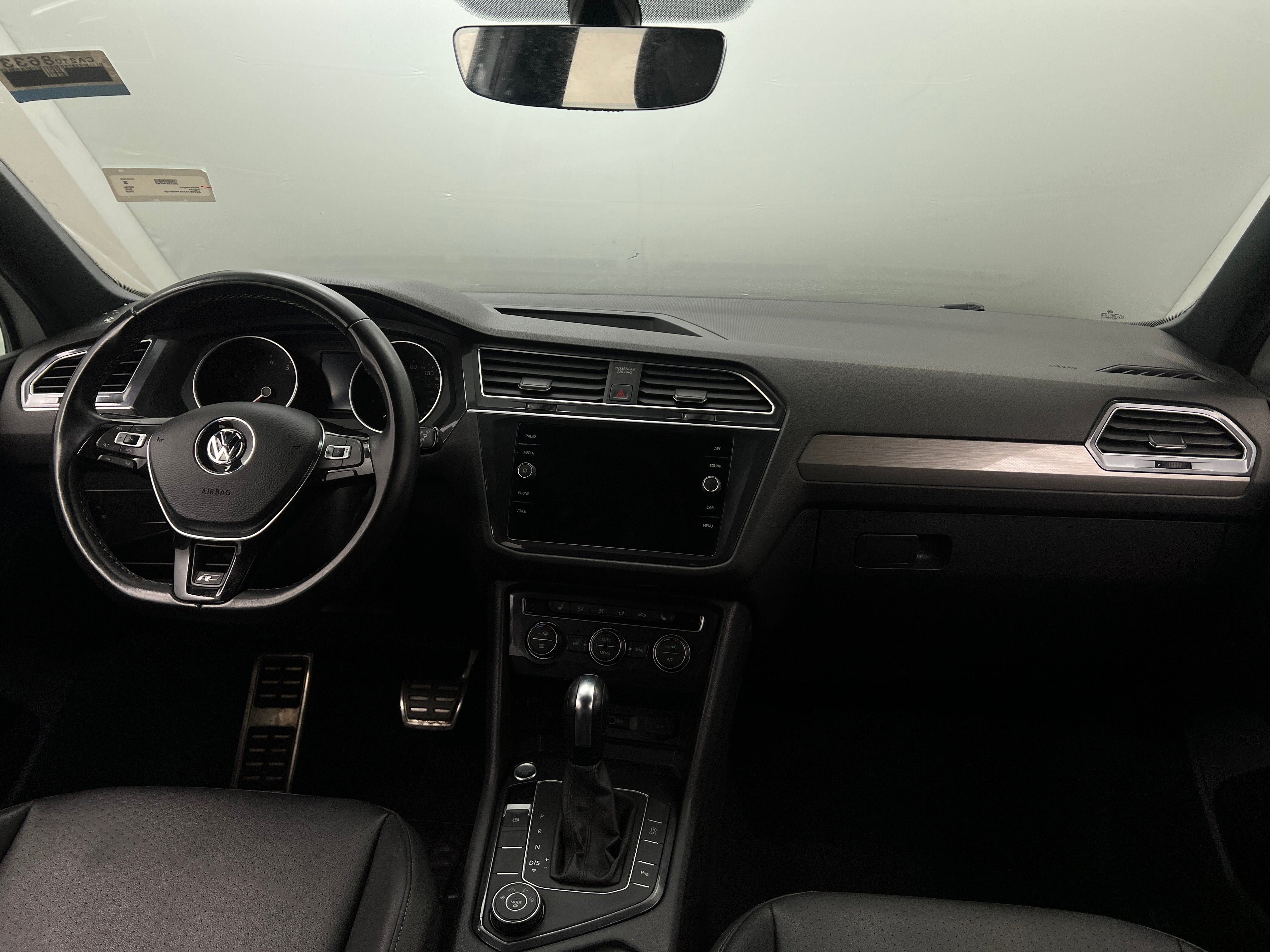 2020 Volkswagen Tiguan SE R-Line Black 2