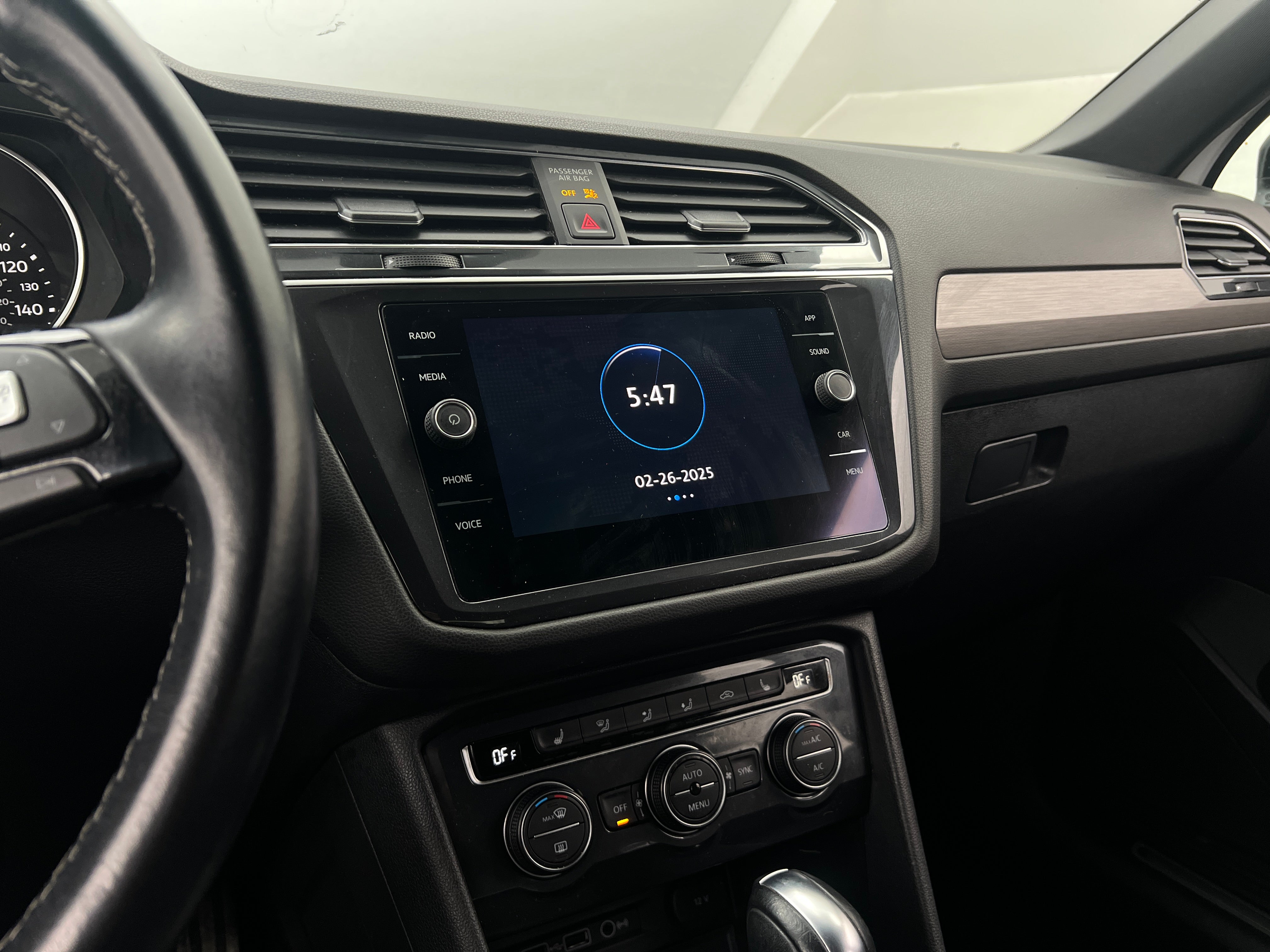 2020 Volkswagen Tiguan SE R-Line Black 3