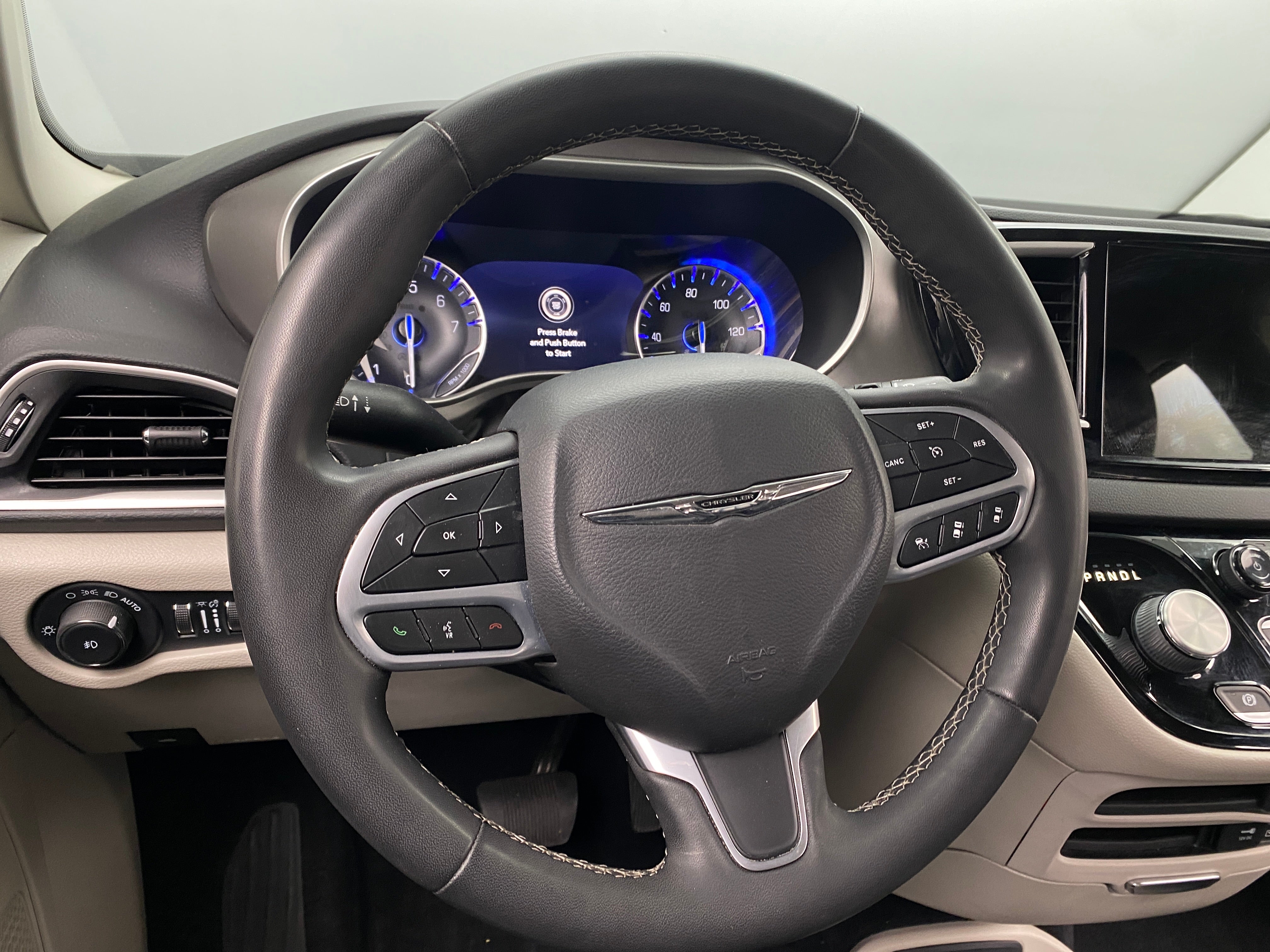 2022 Chrysler Pacifica Touring L 5