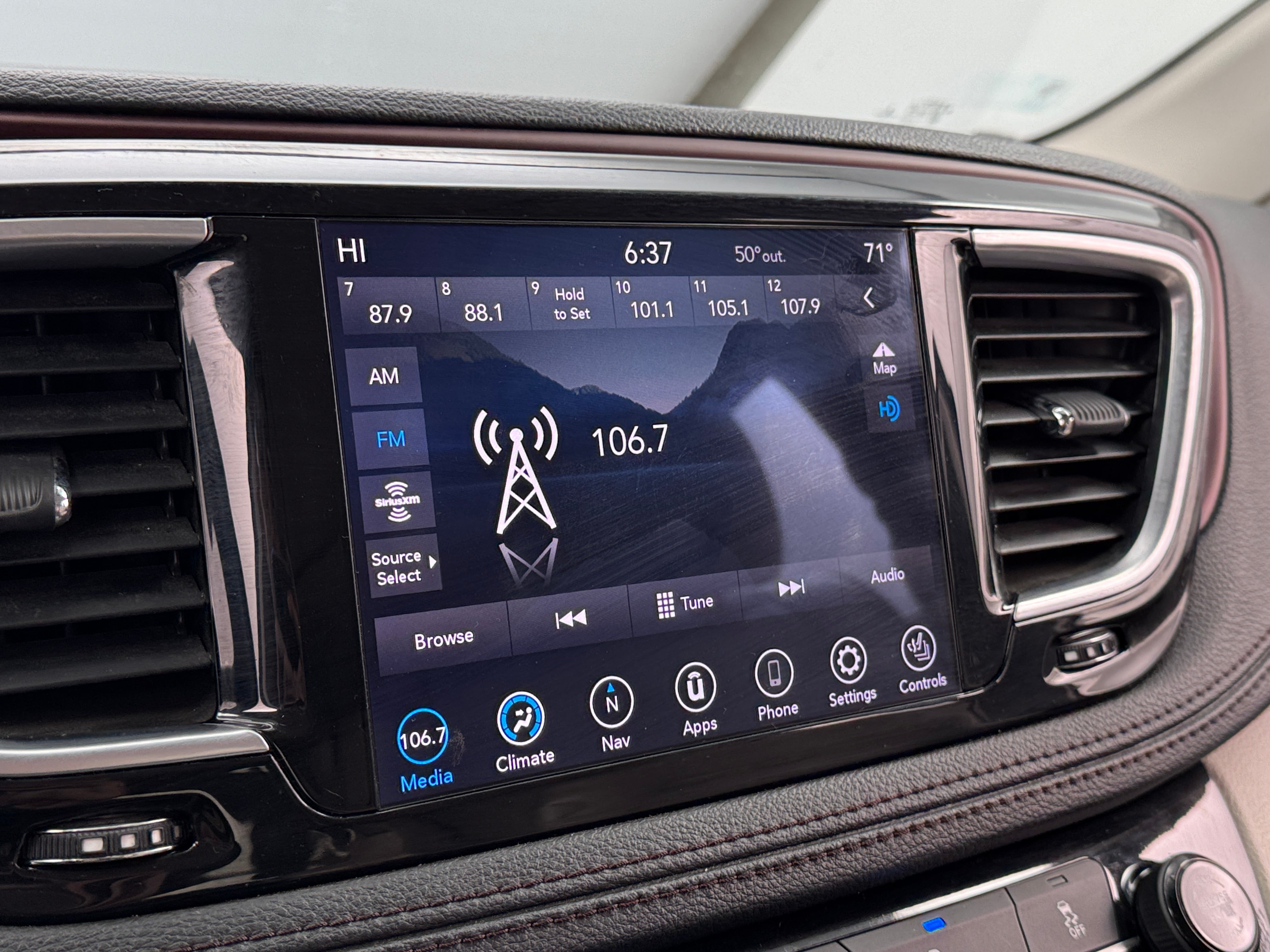 2020 Chrysler Pacifica Limited 3