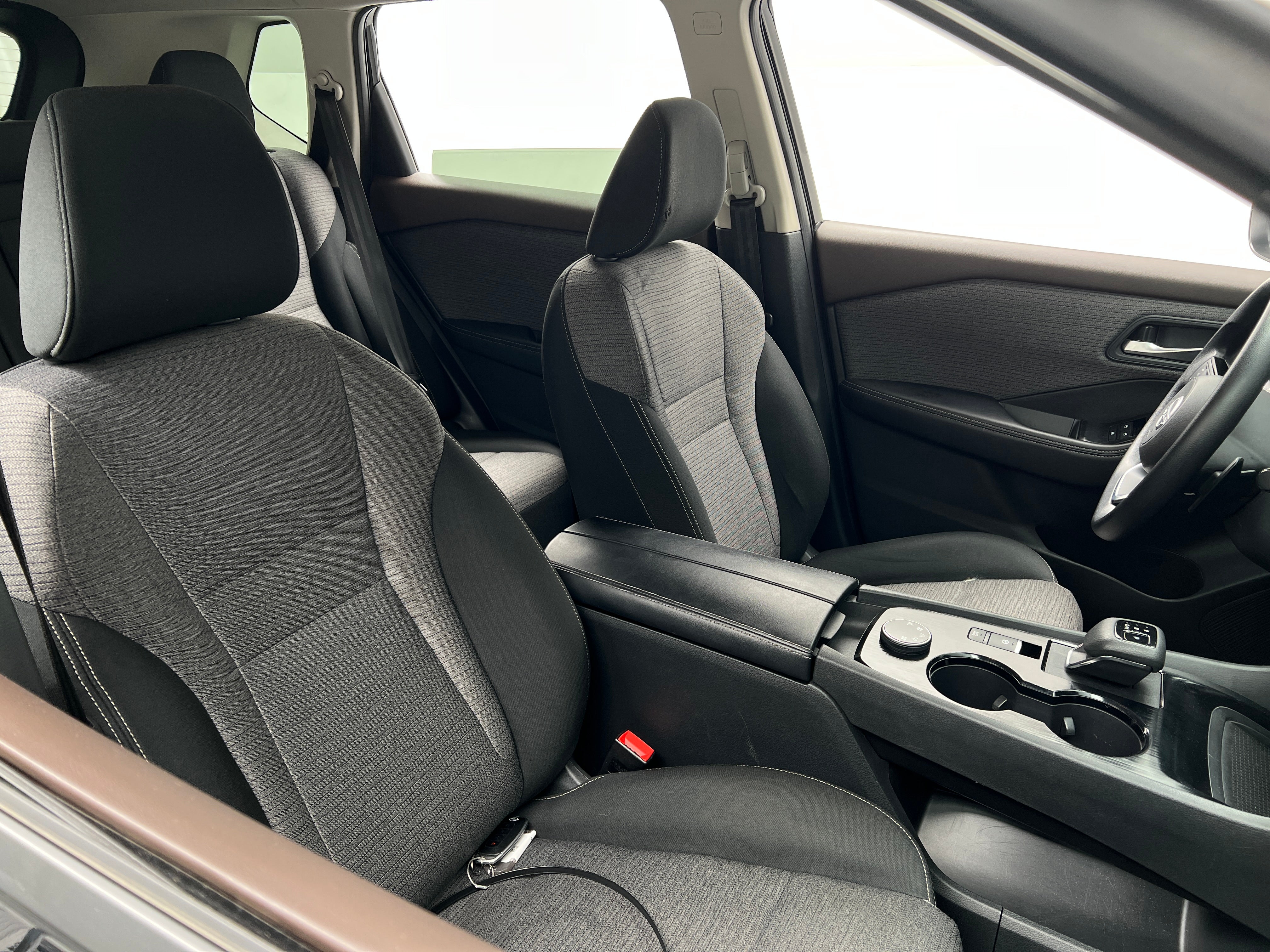 2023 Nissan Rogue SV 2