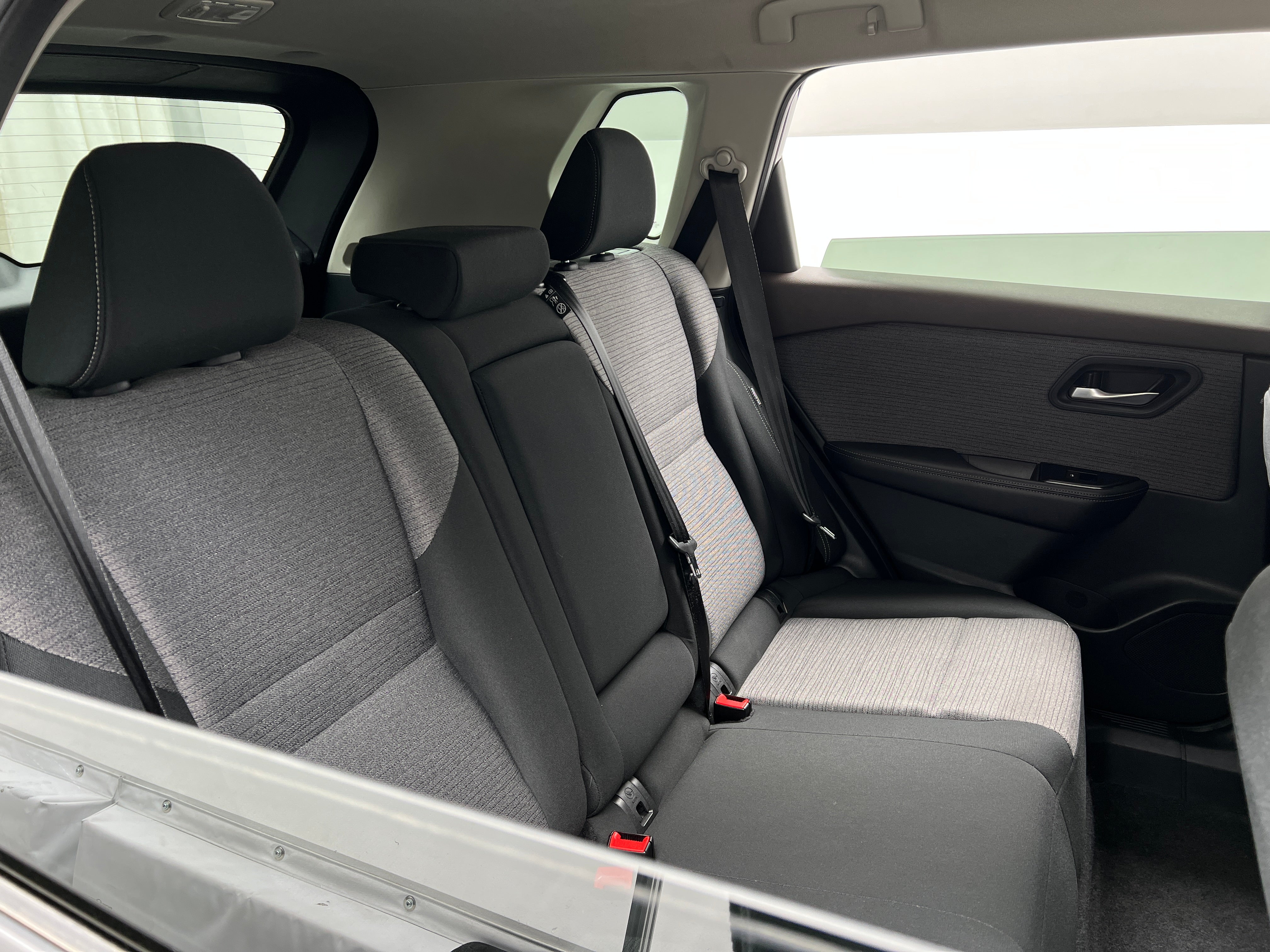 2023 Nissan Rogue SV 6
