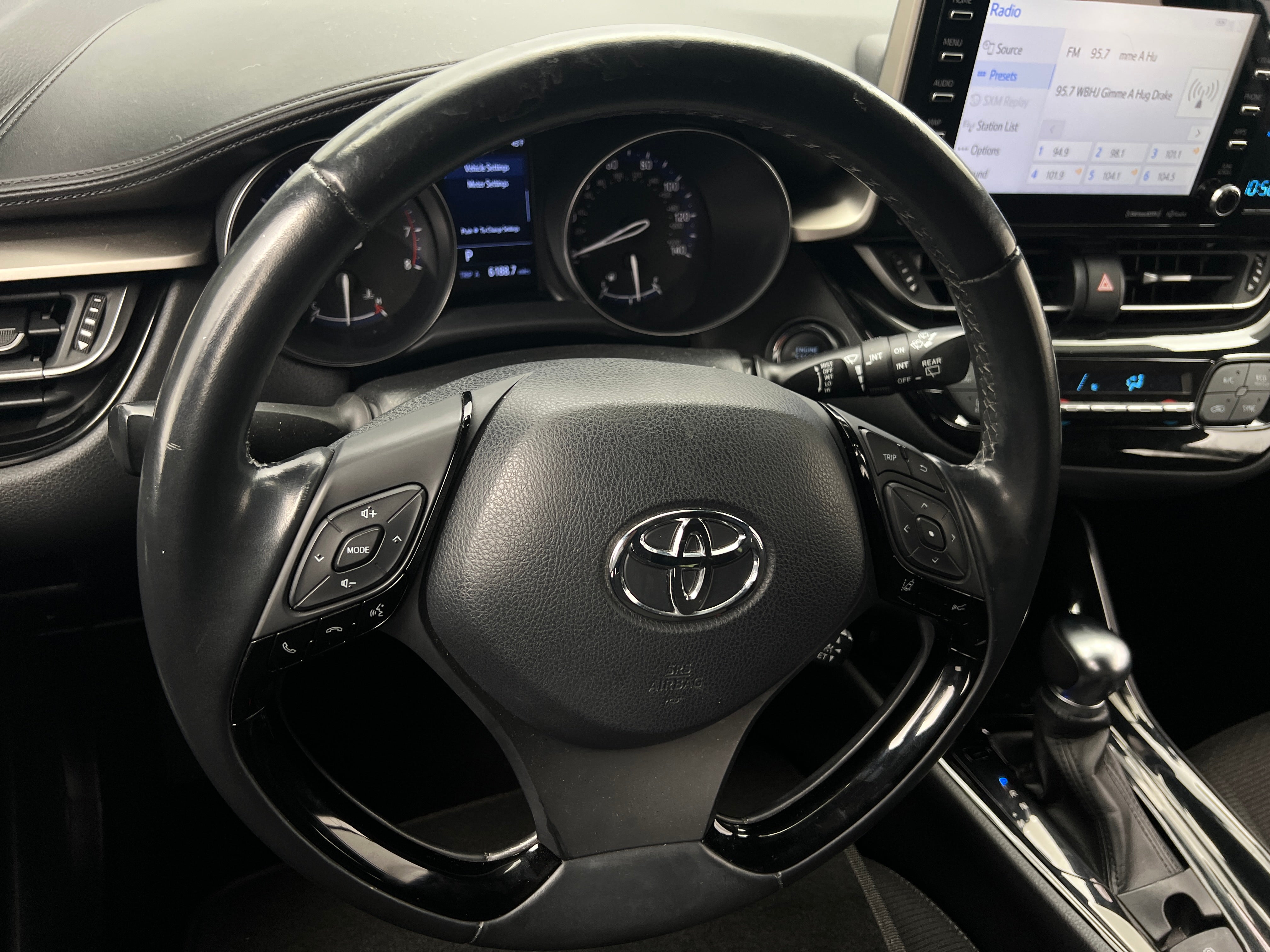 2019 Toyota C-HR XLE 5