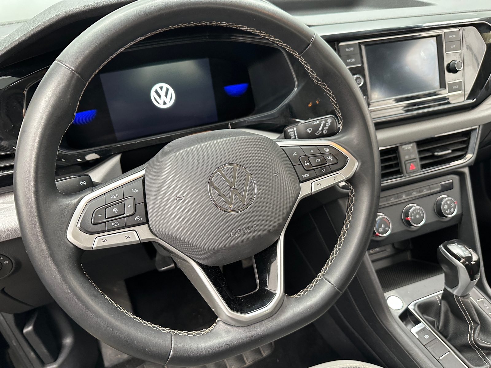 Thumbnail: 2022 Volkswagen Taos - 5