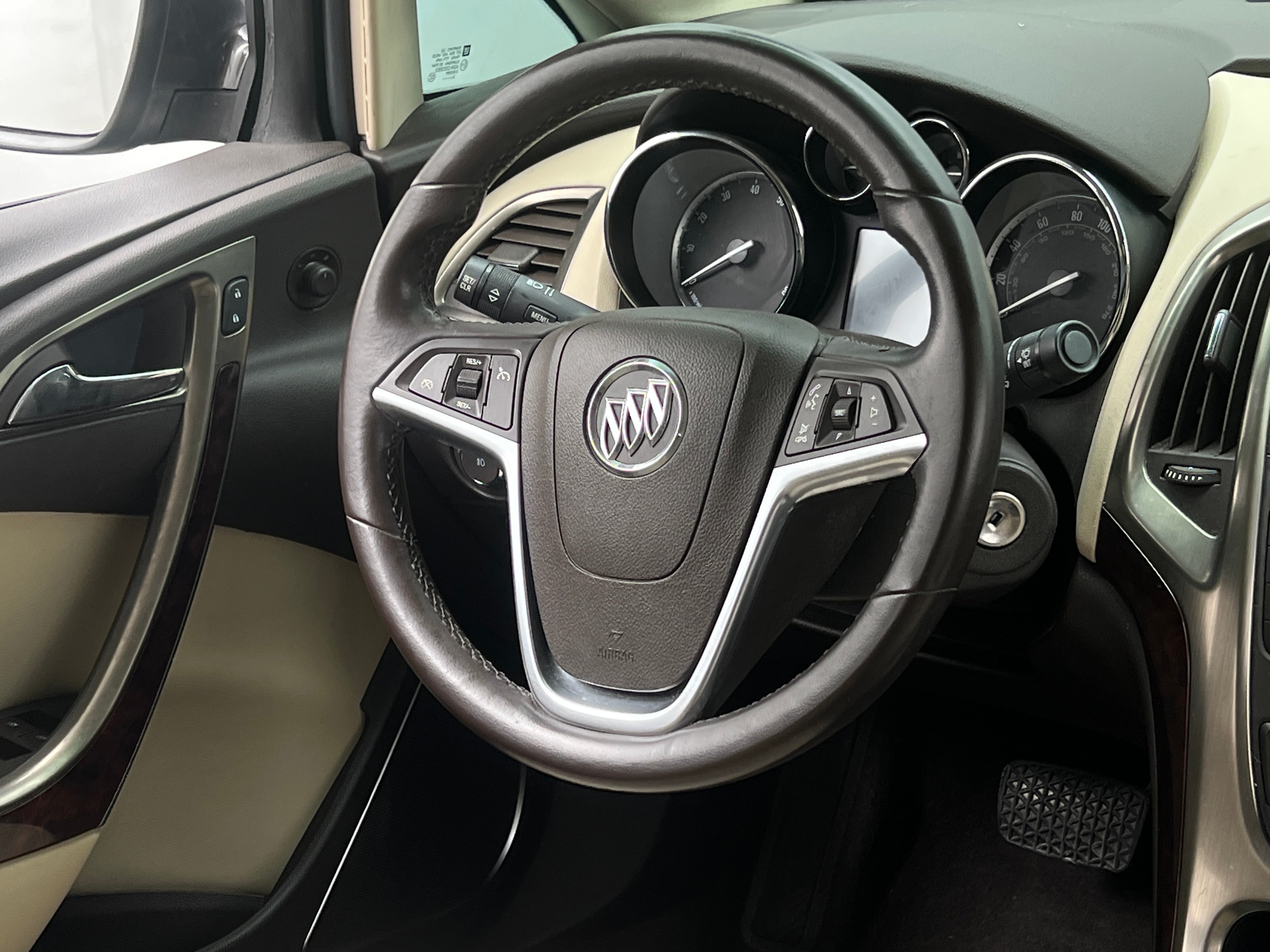 2014 Buick Verano Base 5