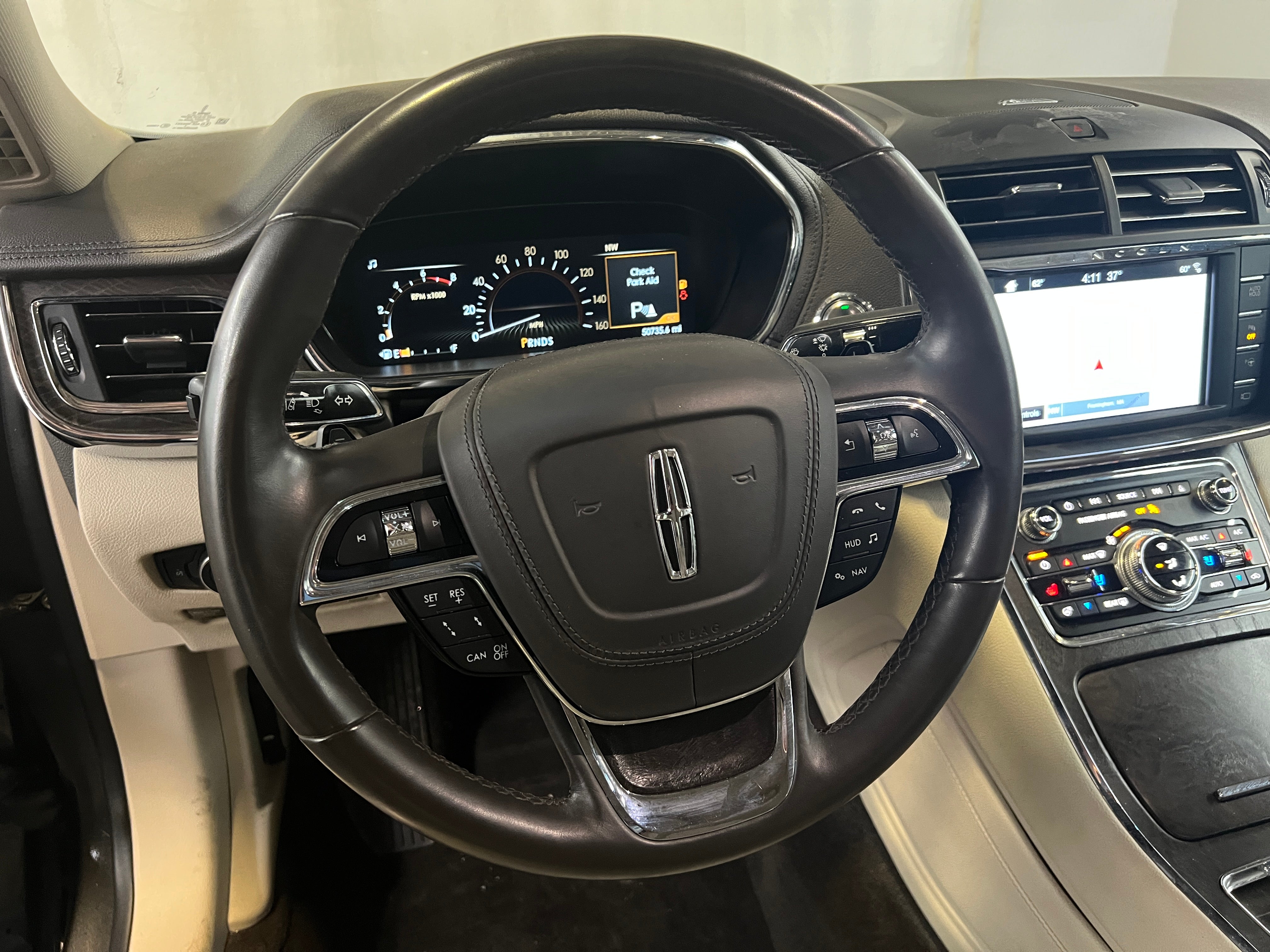 2018 Lincoln Continental Select 4