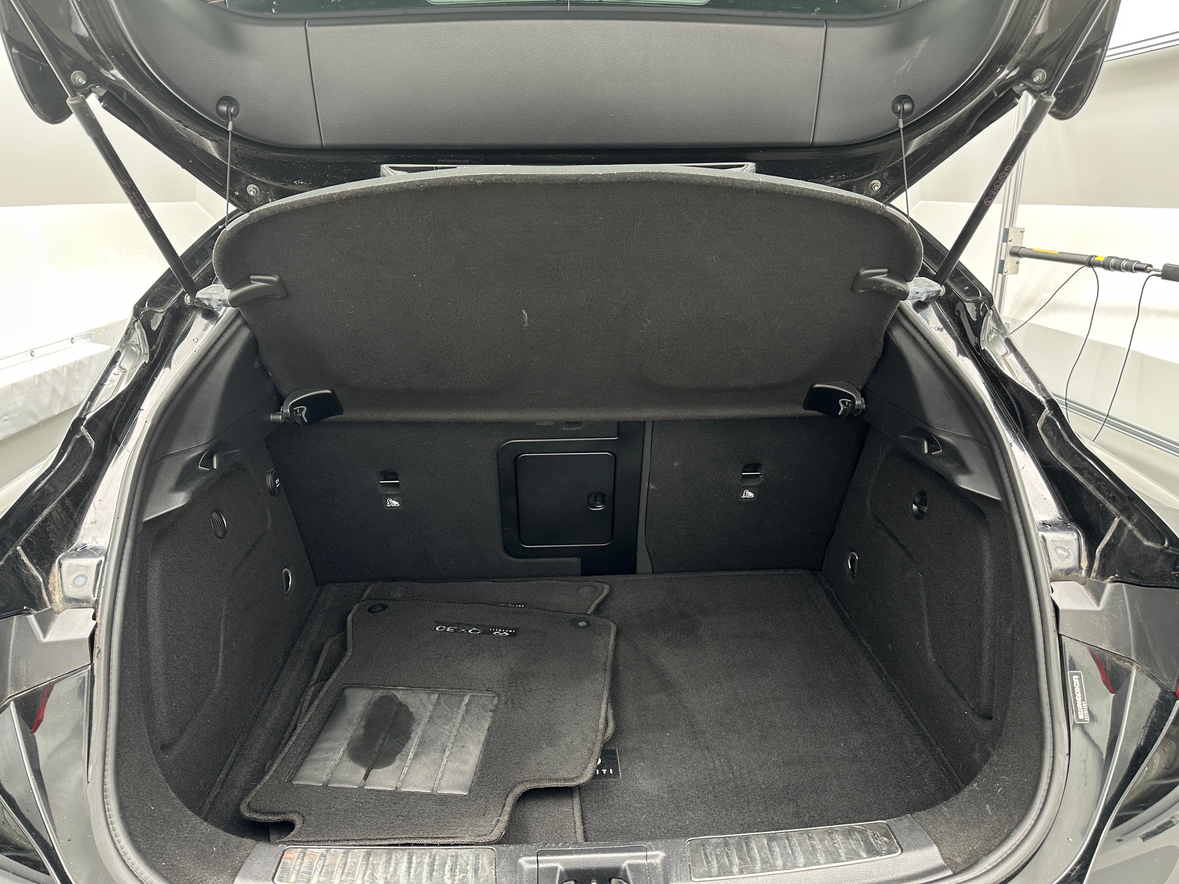 2017 INFINITI QX30 Premium 6