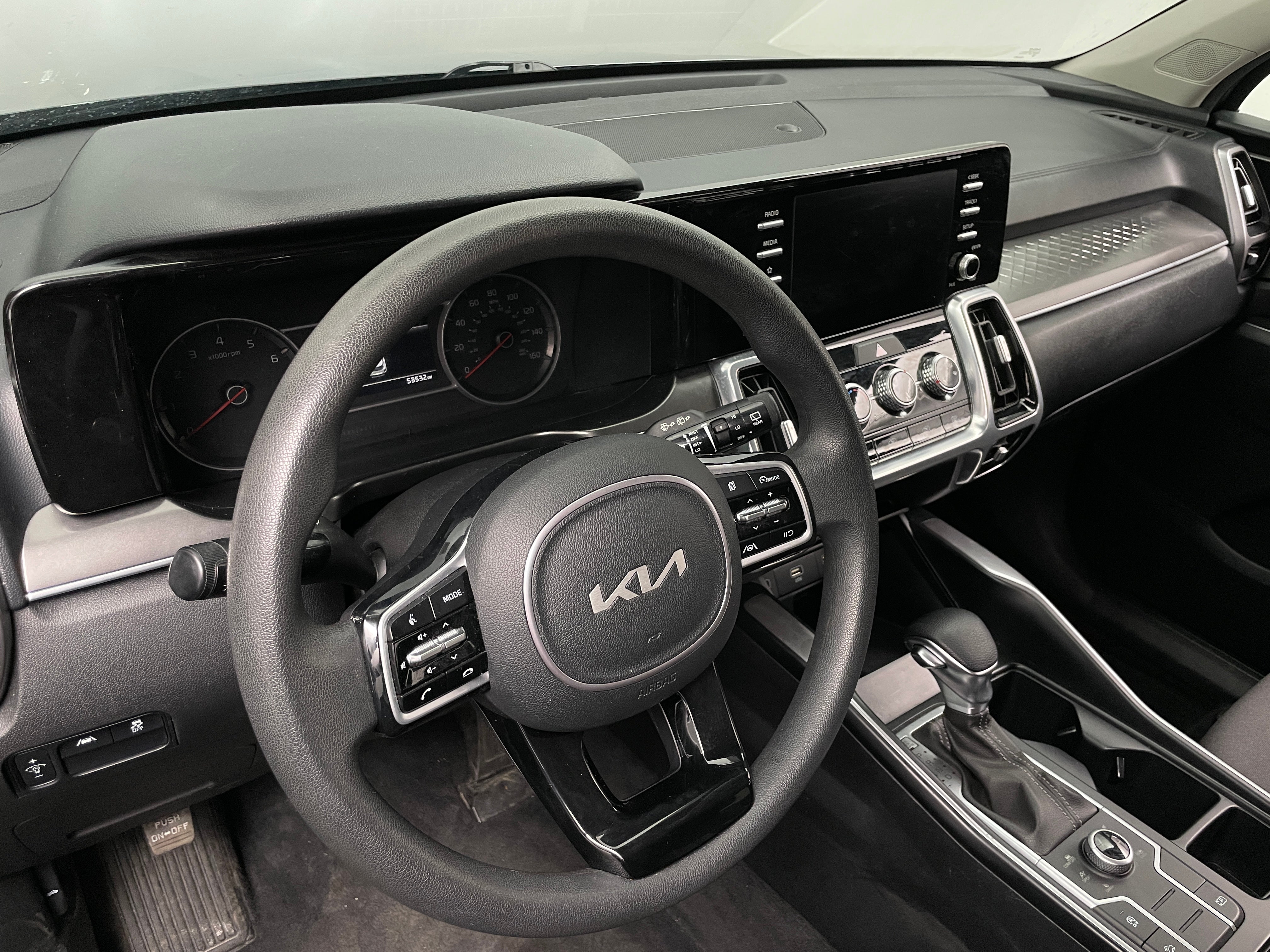 2022 Kia Sorento LX 3