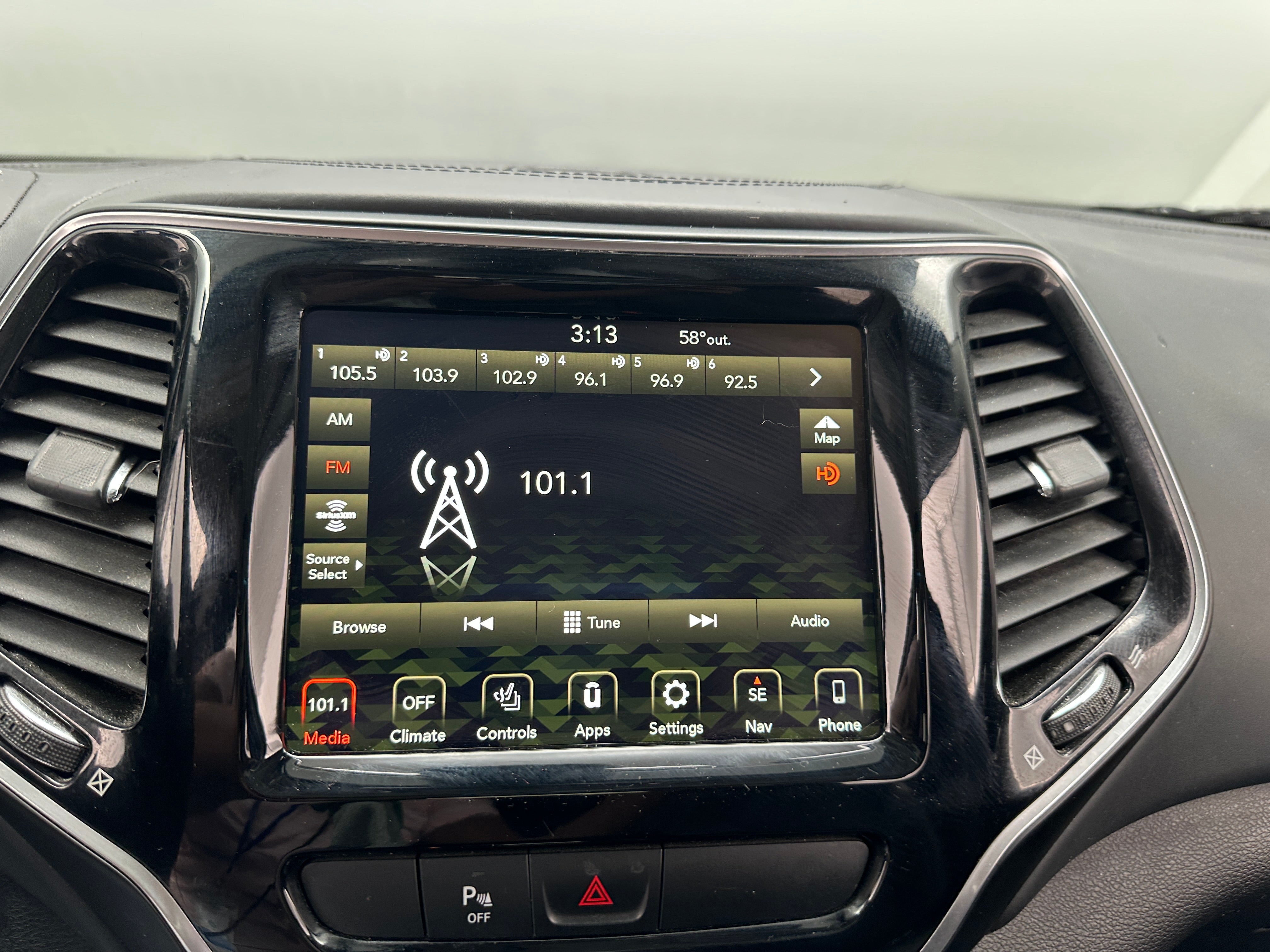 2019 Jeep Cherokee Overland 4