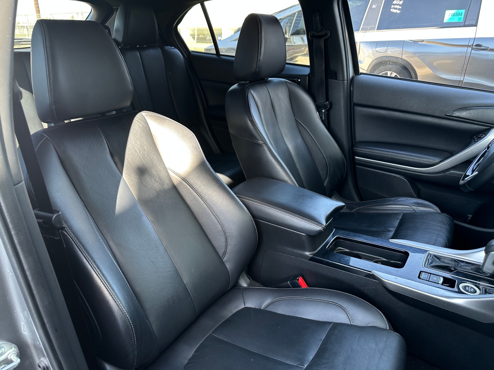 Thumbnail: 2022 Mitsubishi Eclipse Cross - 2