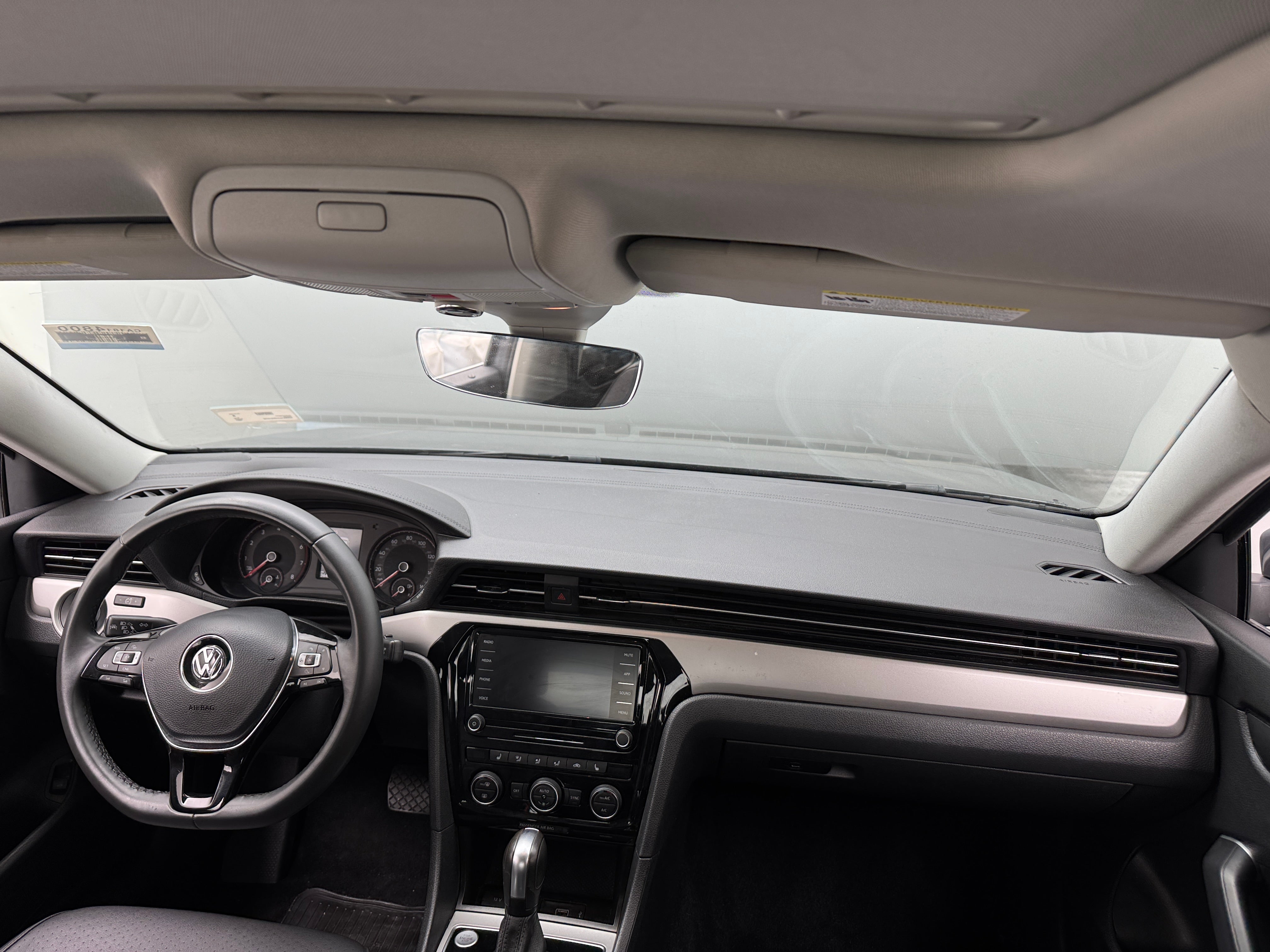 2021 Volkswagen Passat SE 2