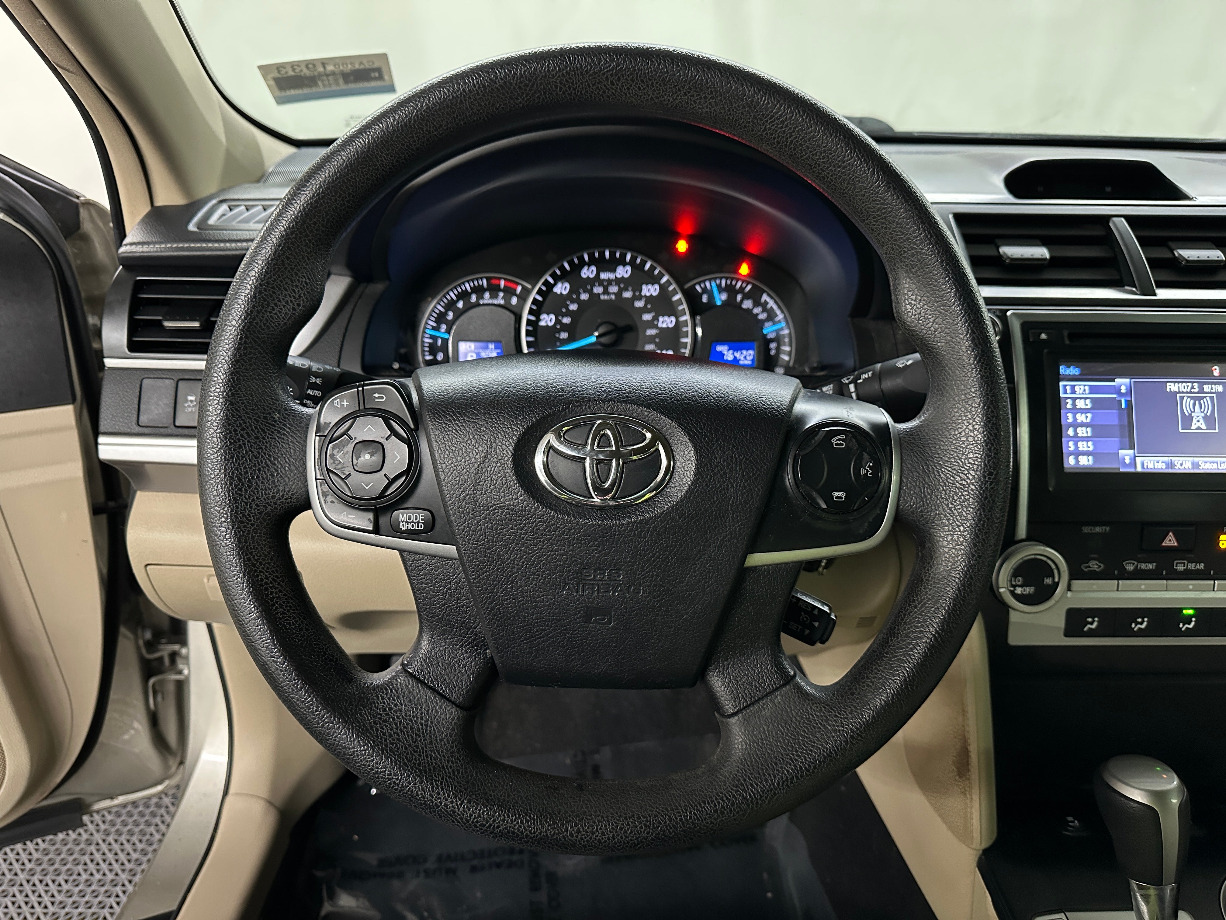 2014 Toyota Camry LE 4