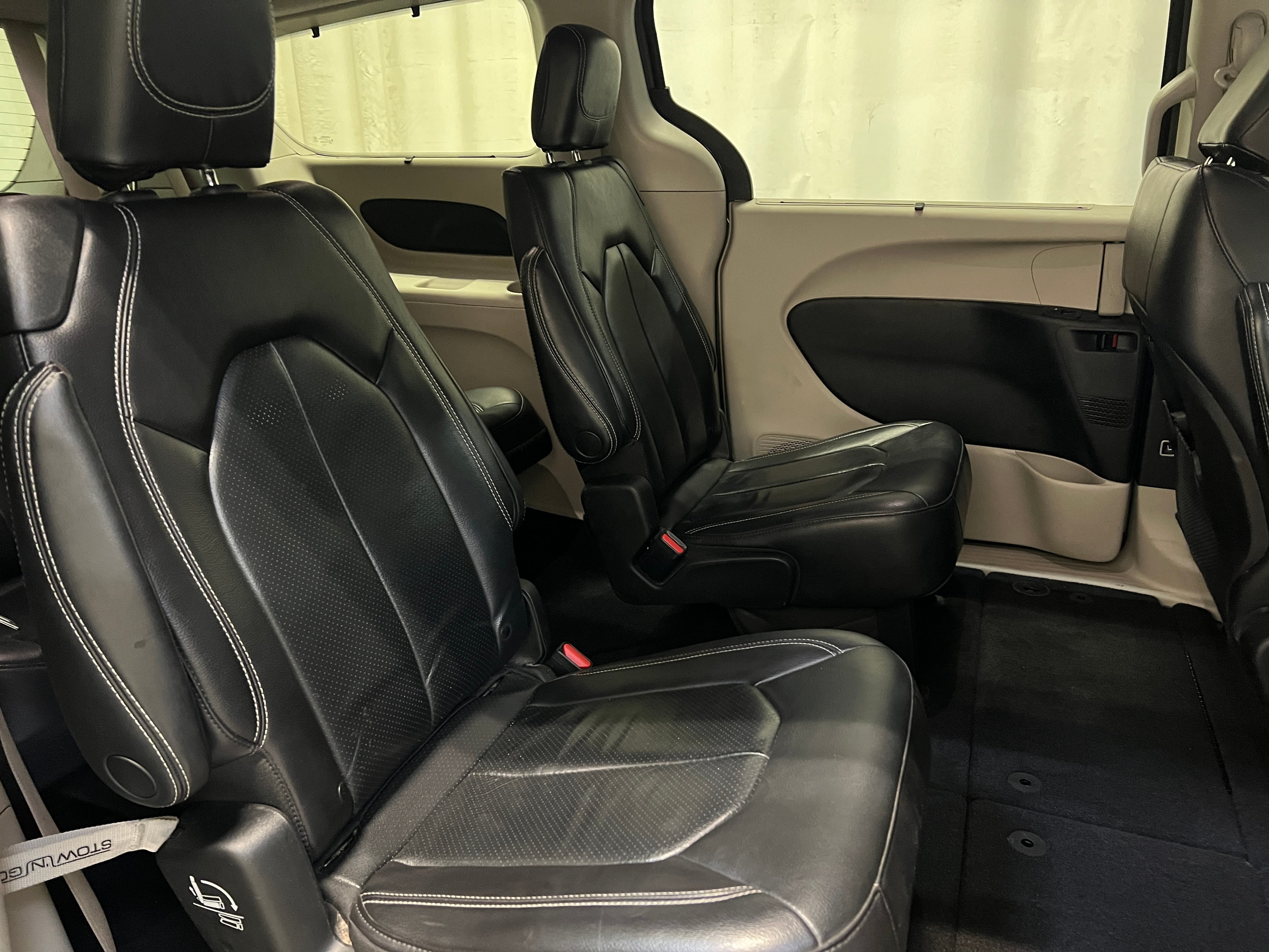 2022 Chrysler Pacifica Touring L 5