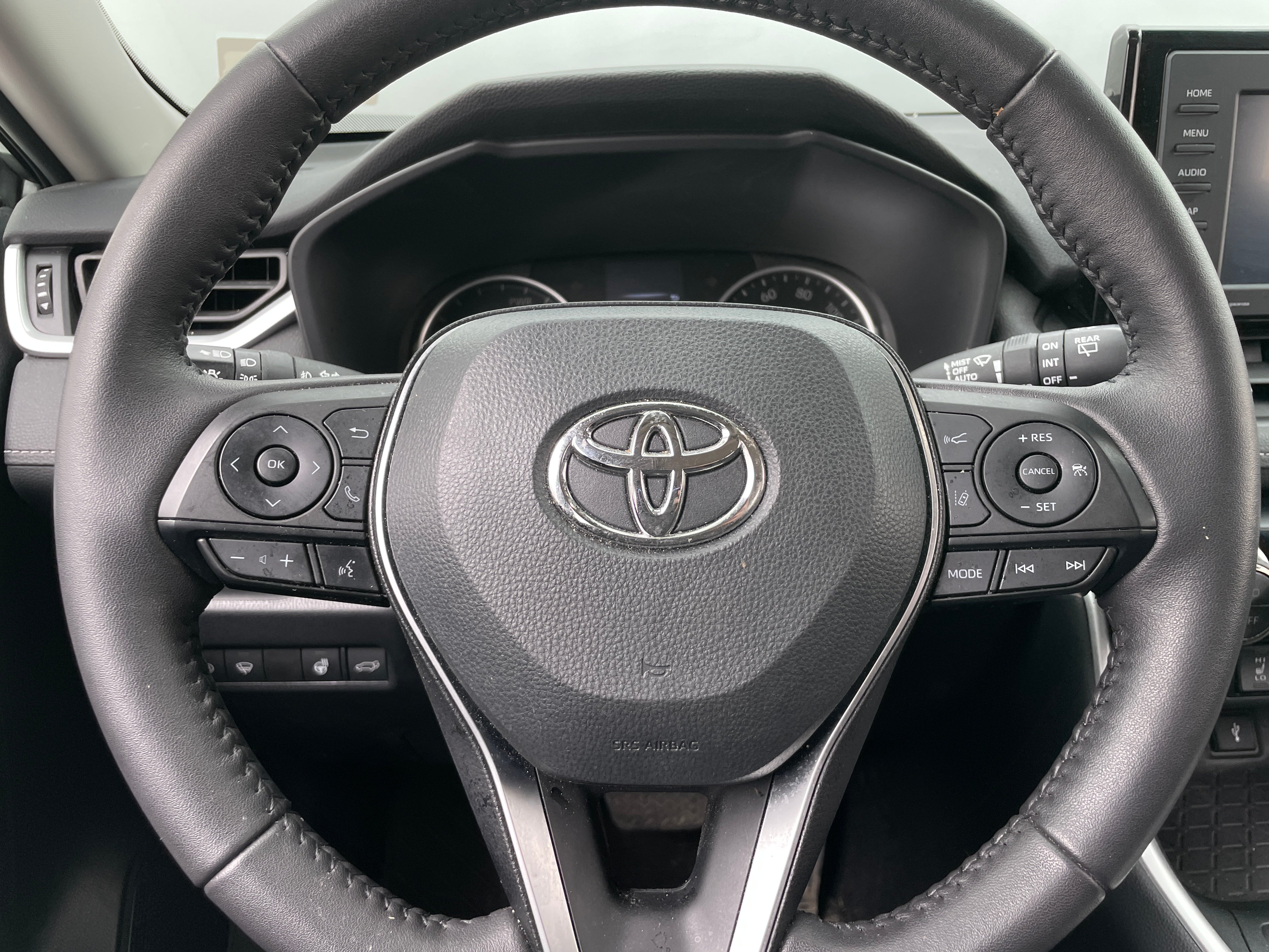 2022 Toyota RAV4 XLE Premium 5