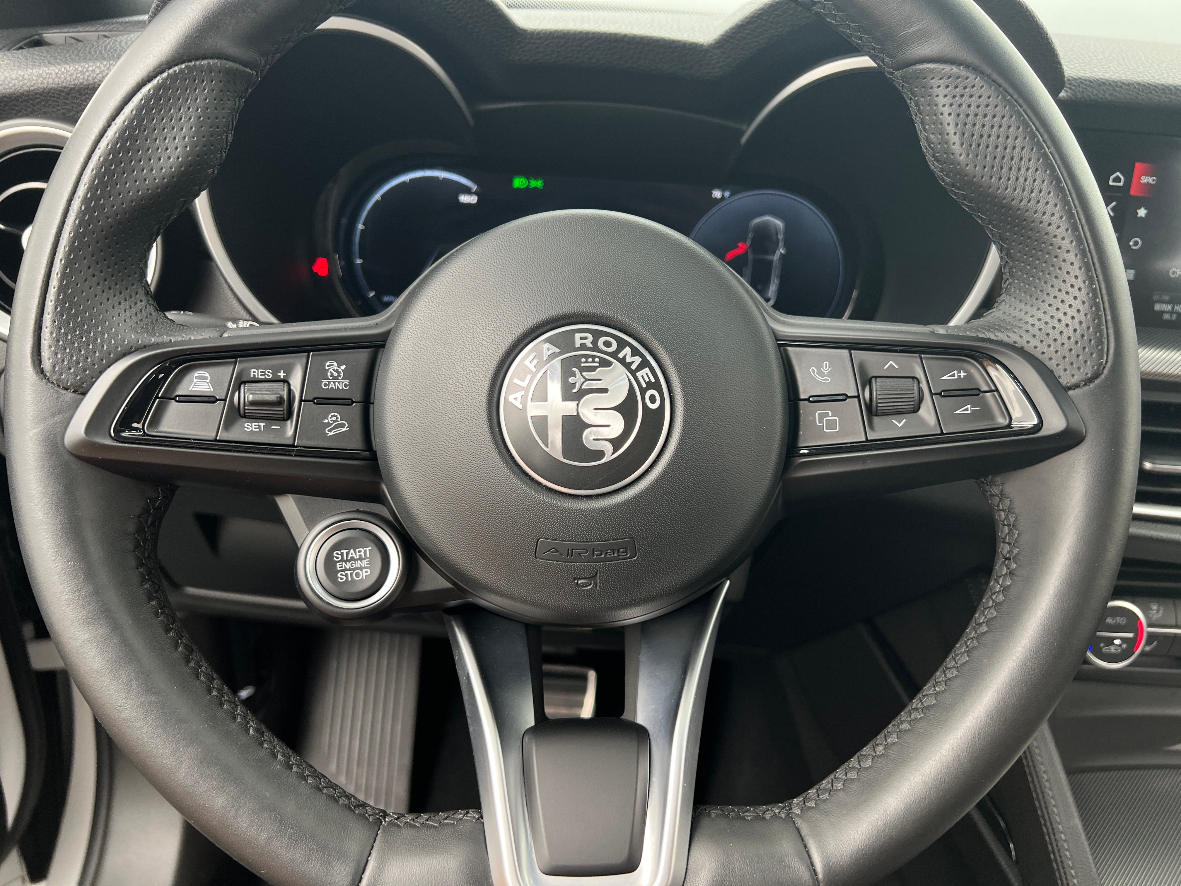 2024 Alfa Romeo Stelvio Ti 4