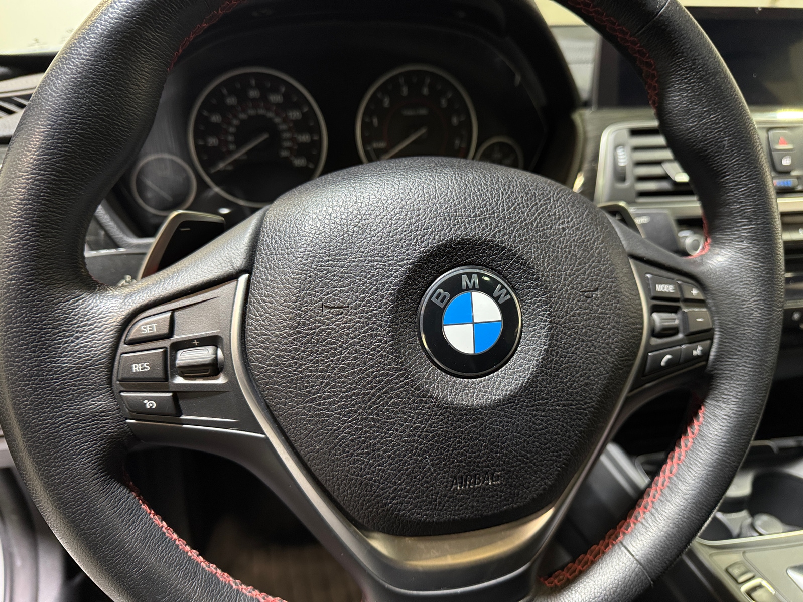 Thumbnail: 2018 BMW 3 Series - 4