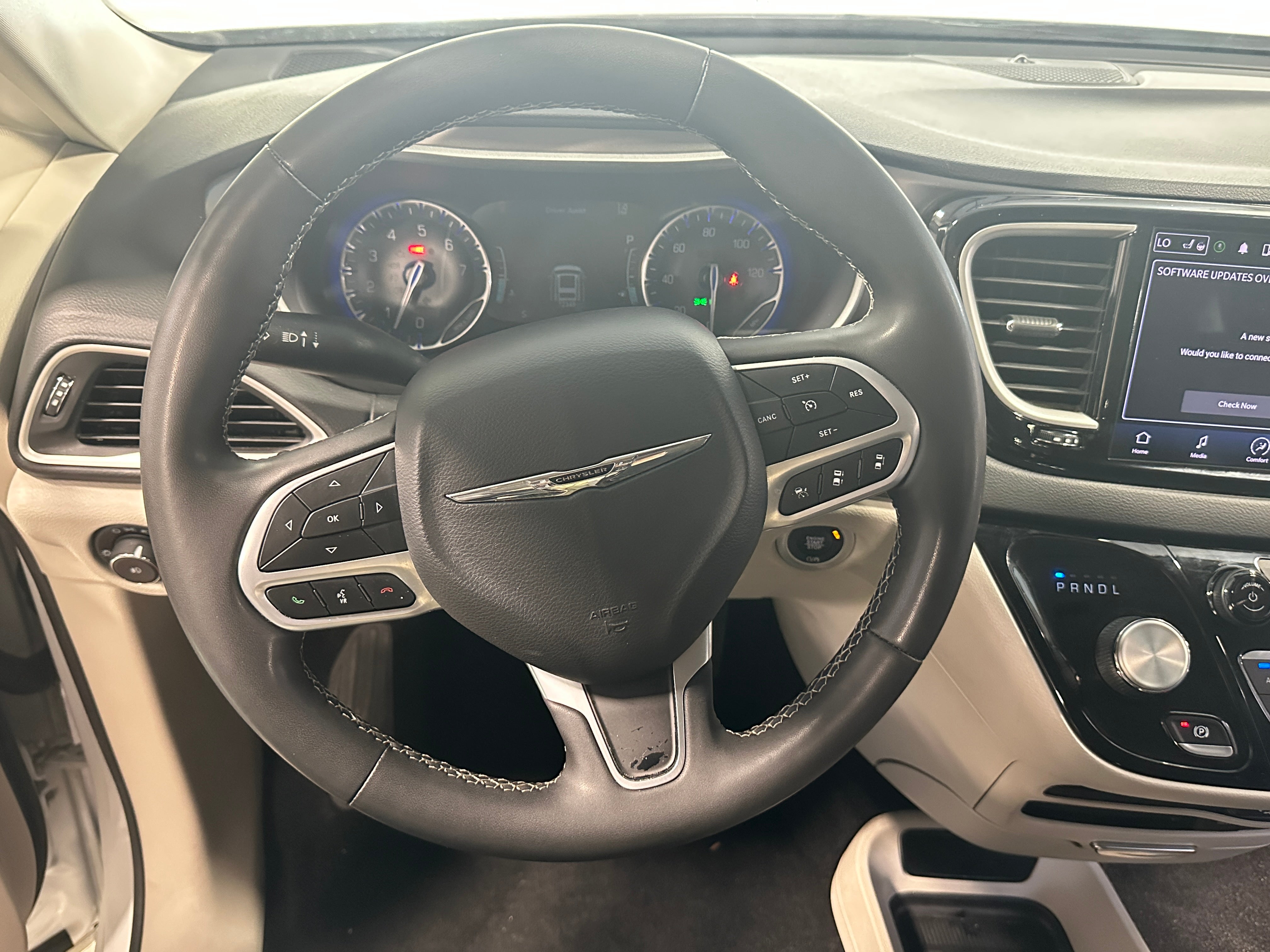 2022 Chrysler Pacifica Touring L 5