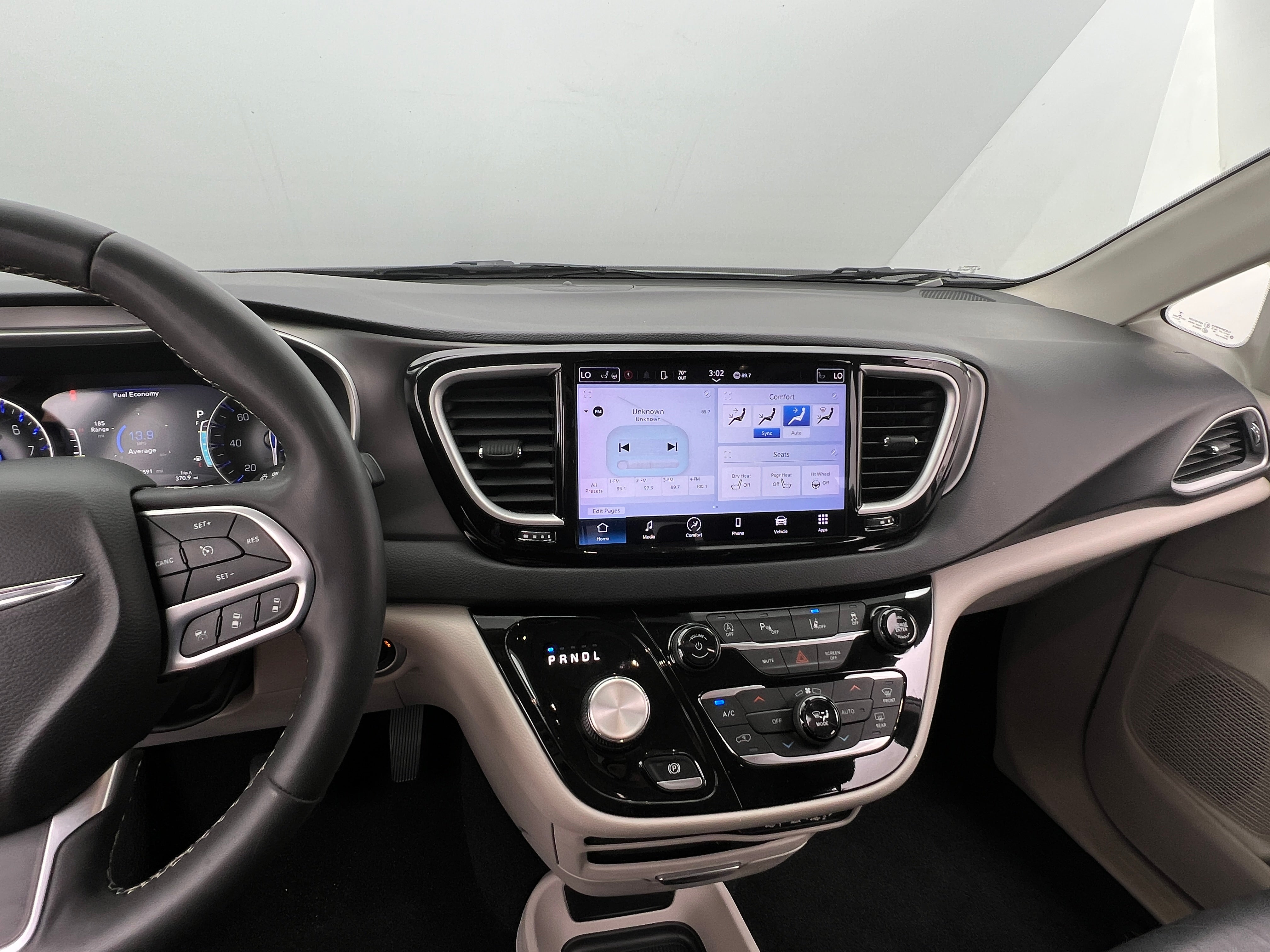 2022 Chrysler Pacifica Touring L 2