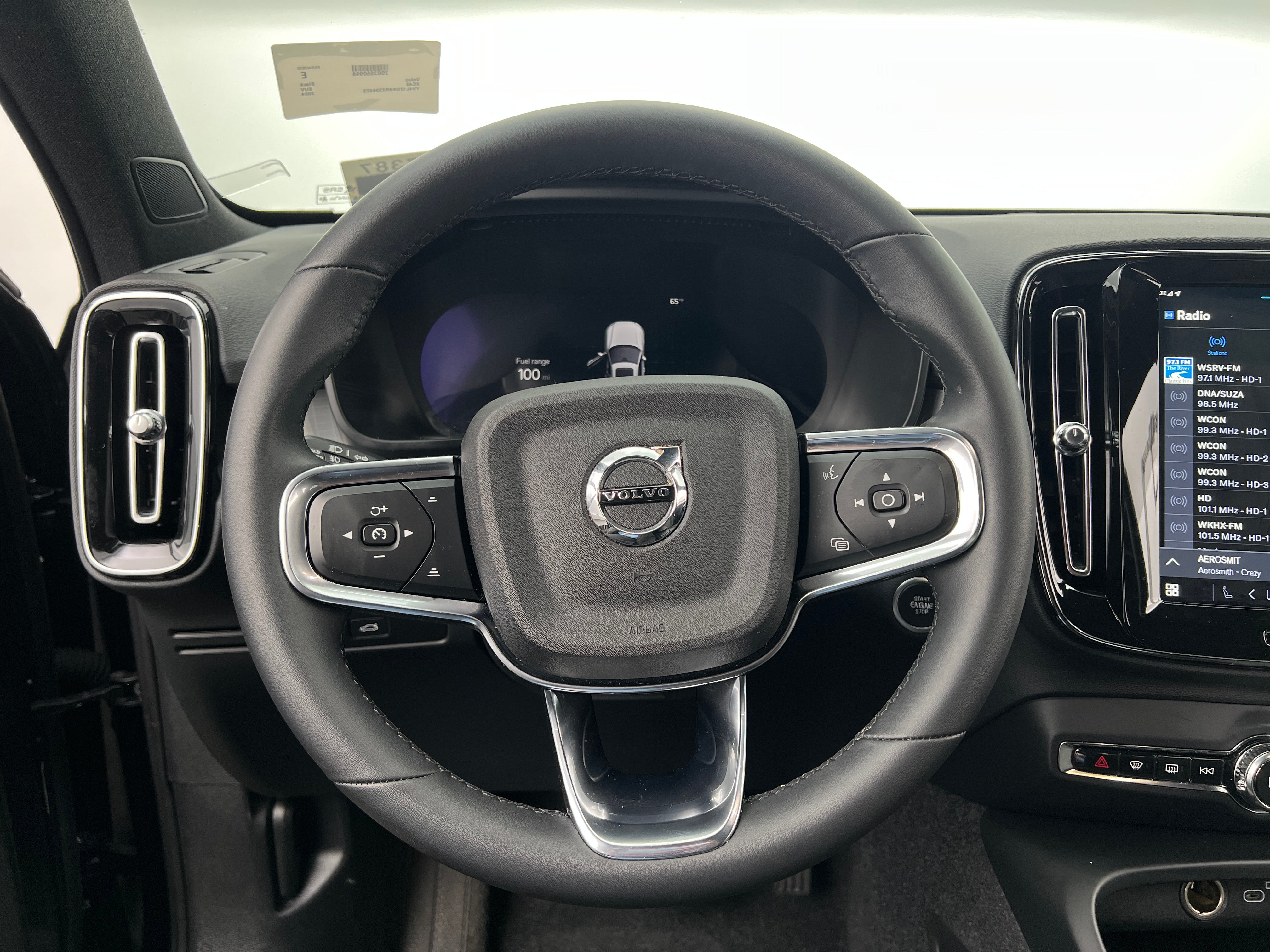 2024 Volvo XC40 B5 Core 5