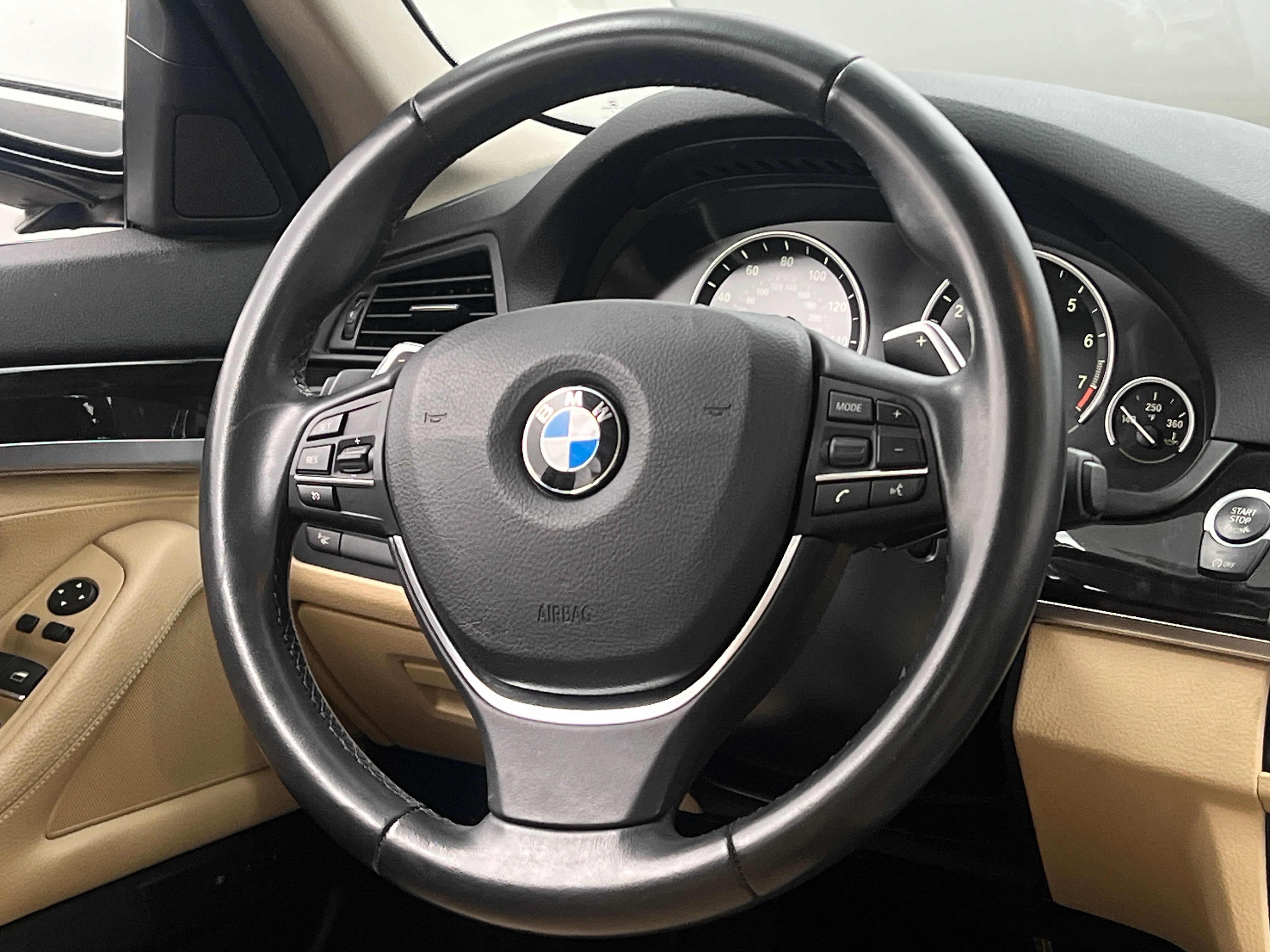 2016 BMW 5 Series 528i 4