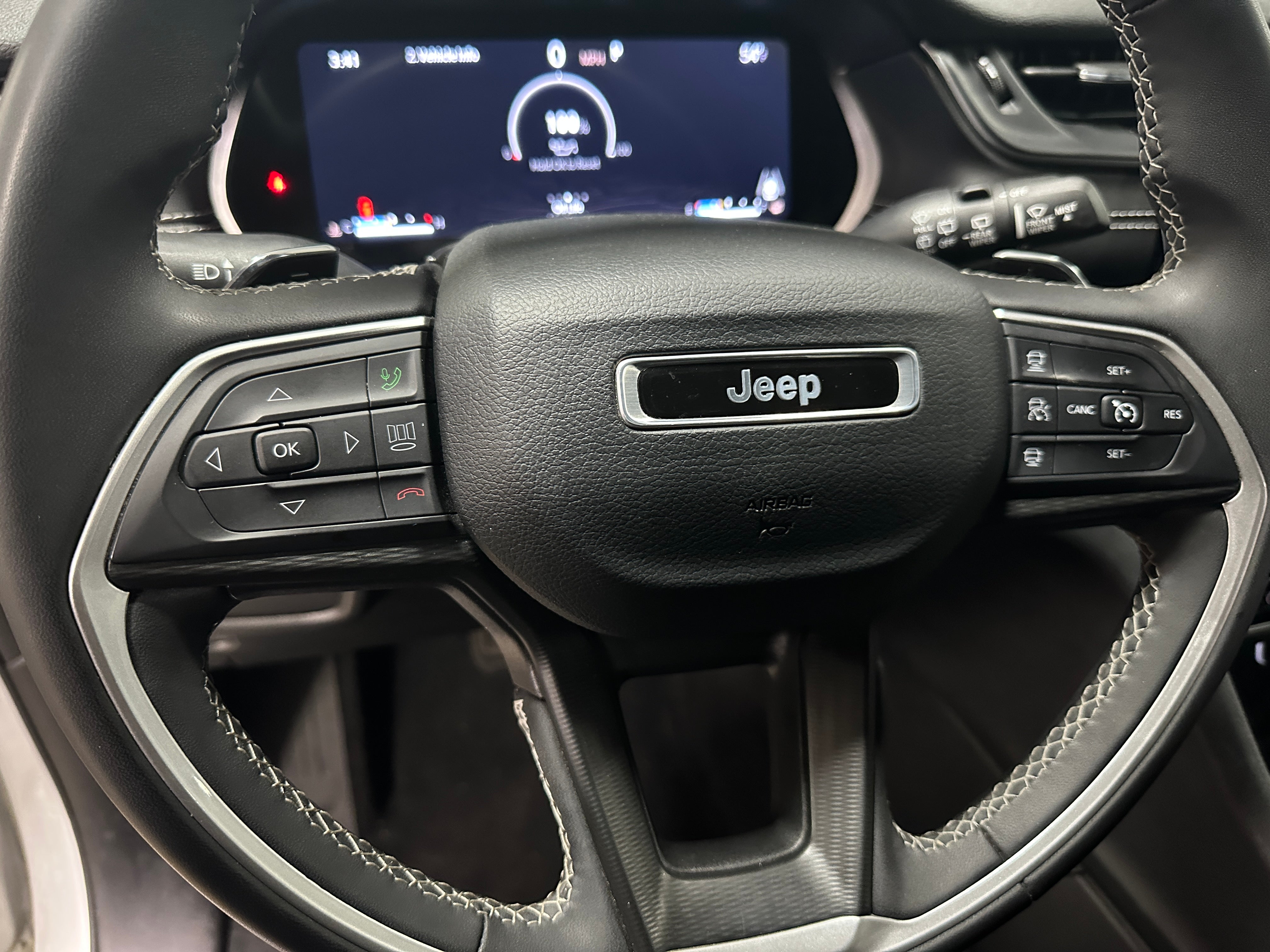 2023 Jeep Grand Cherokee L Laredo 5