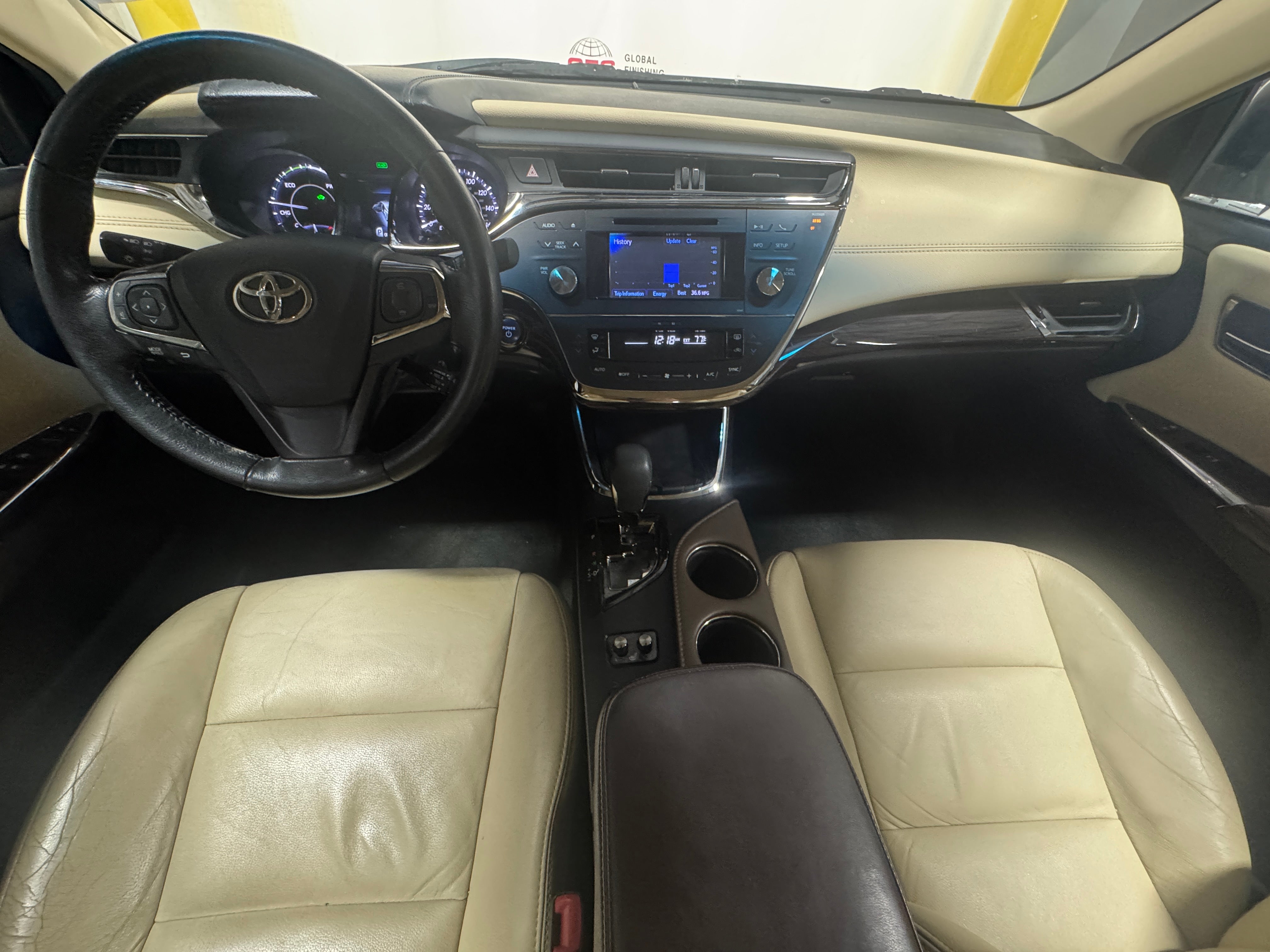 2013 Toyota Avalon XLE 2