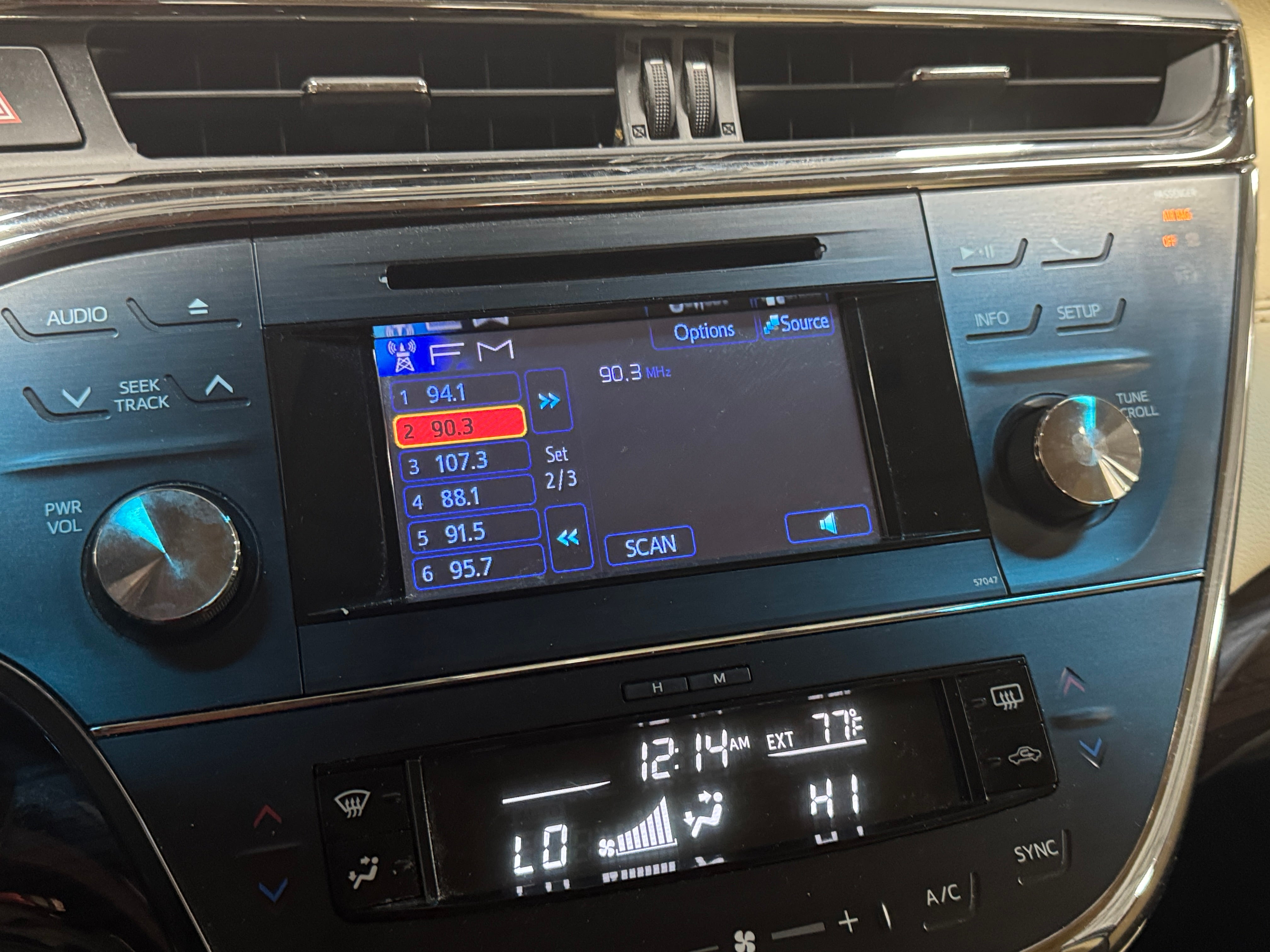 2013 Toyota Avalon XLE 3
