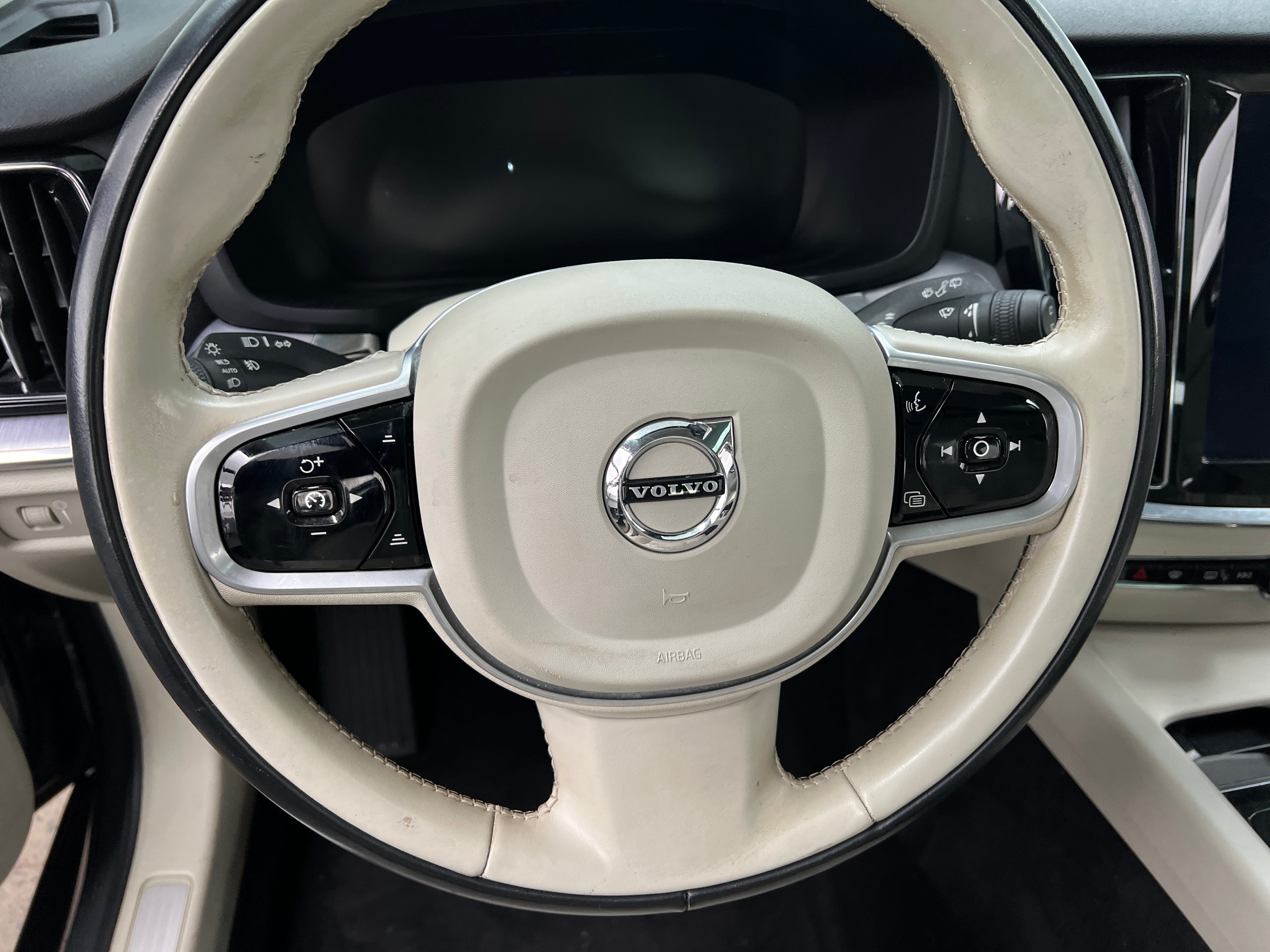 2020 Volvo V60 T5 Momentum 5